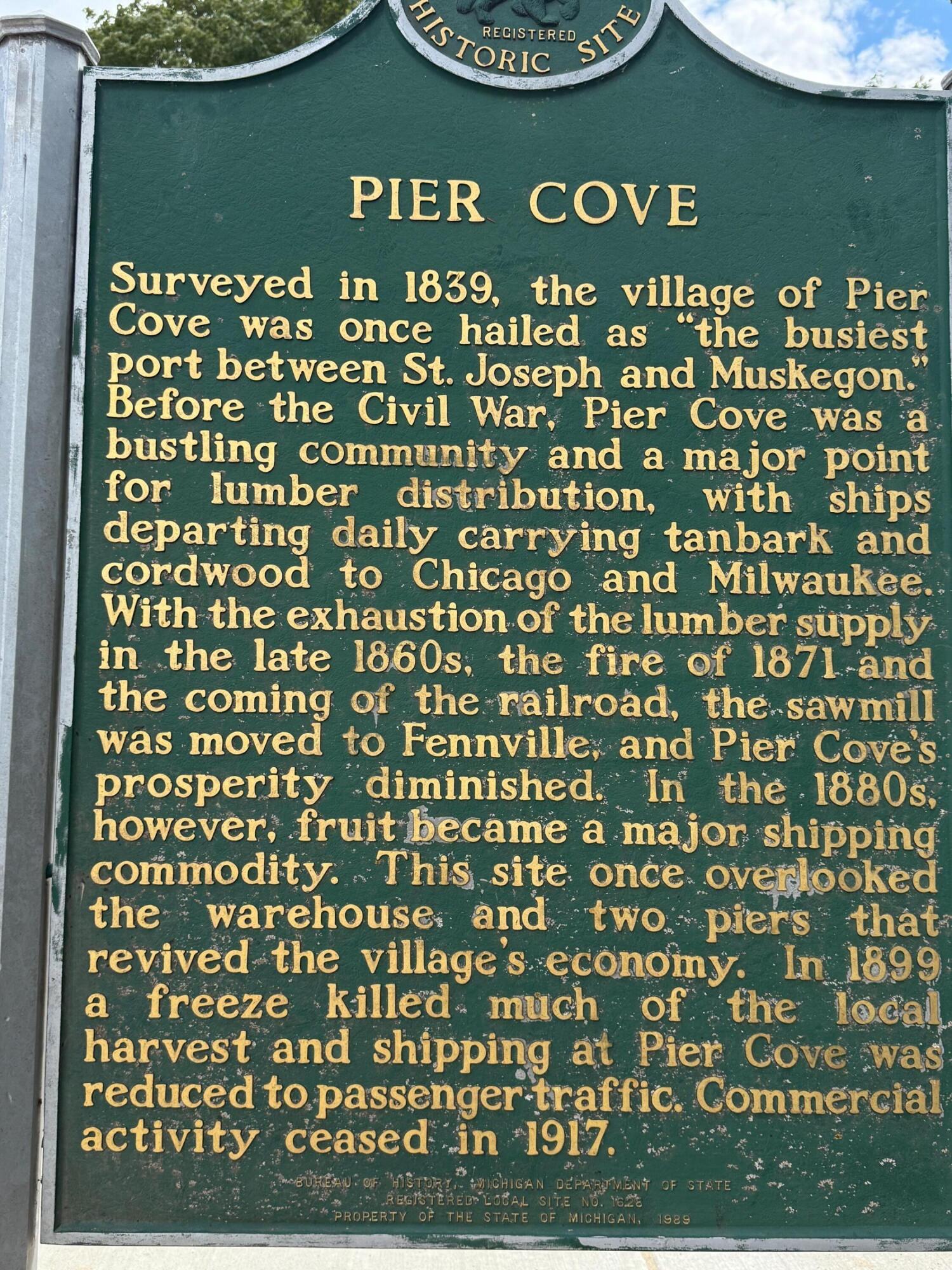 2339 Forest Trail Circle Fennville MI 49408