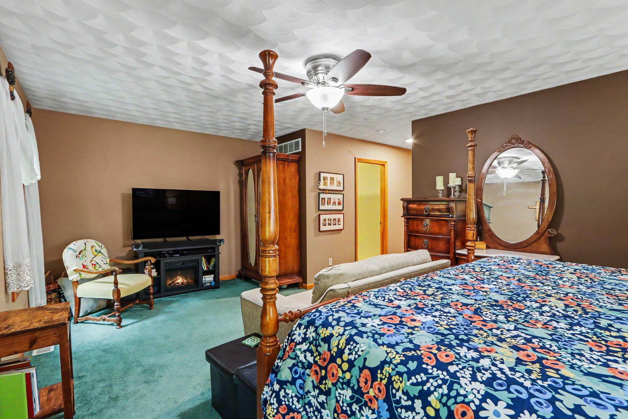 6800 Springbrook Lane Kalamazoo MI 49004