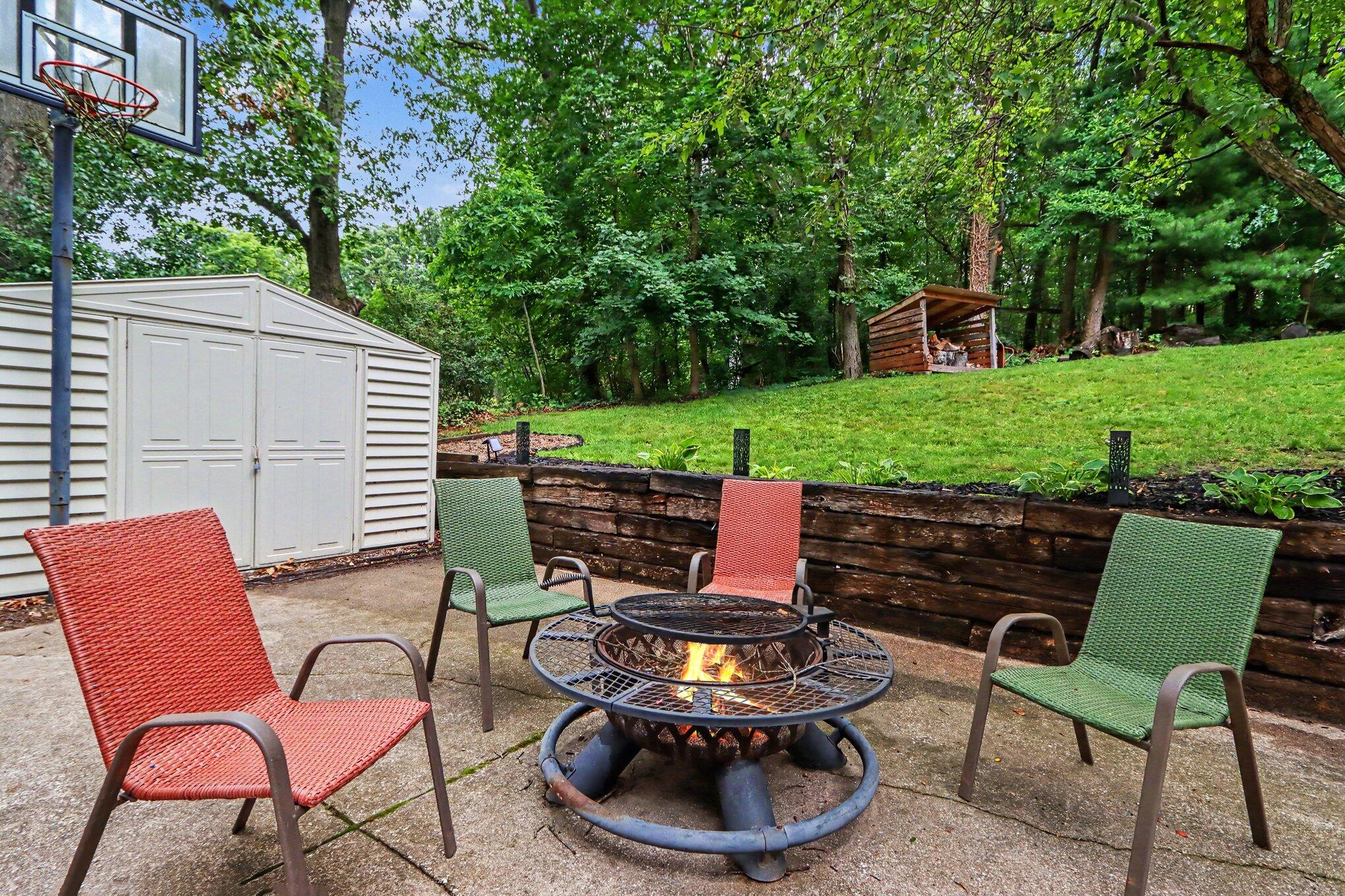 6800 Springbrook Lane Kalamazoo MI 49004