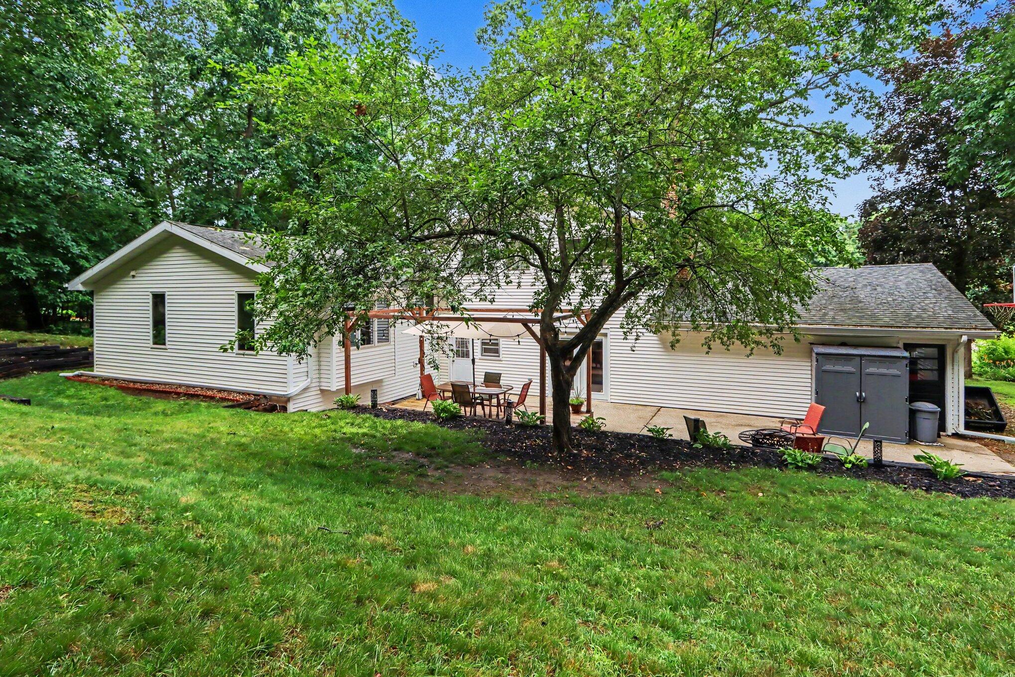 6800 Springbrook Lane Kalamazoo MI 49004