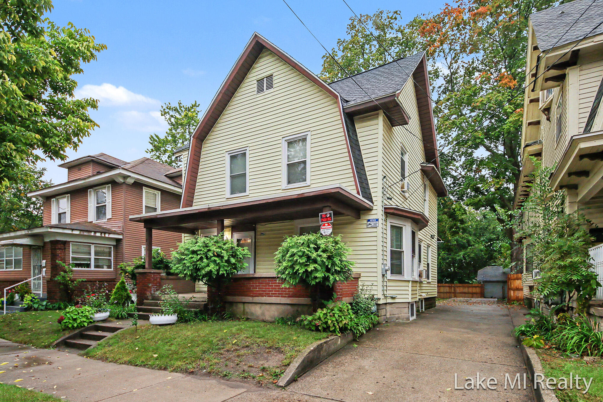 851 Kalamazoo Avenue SE Grand Rapids MI 49507