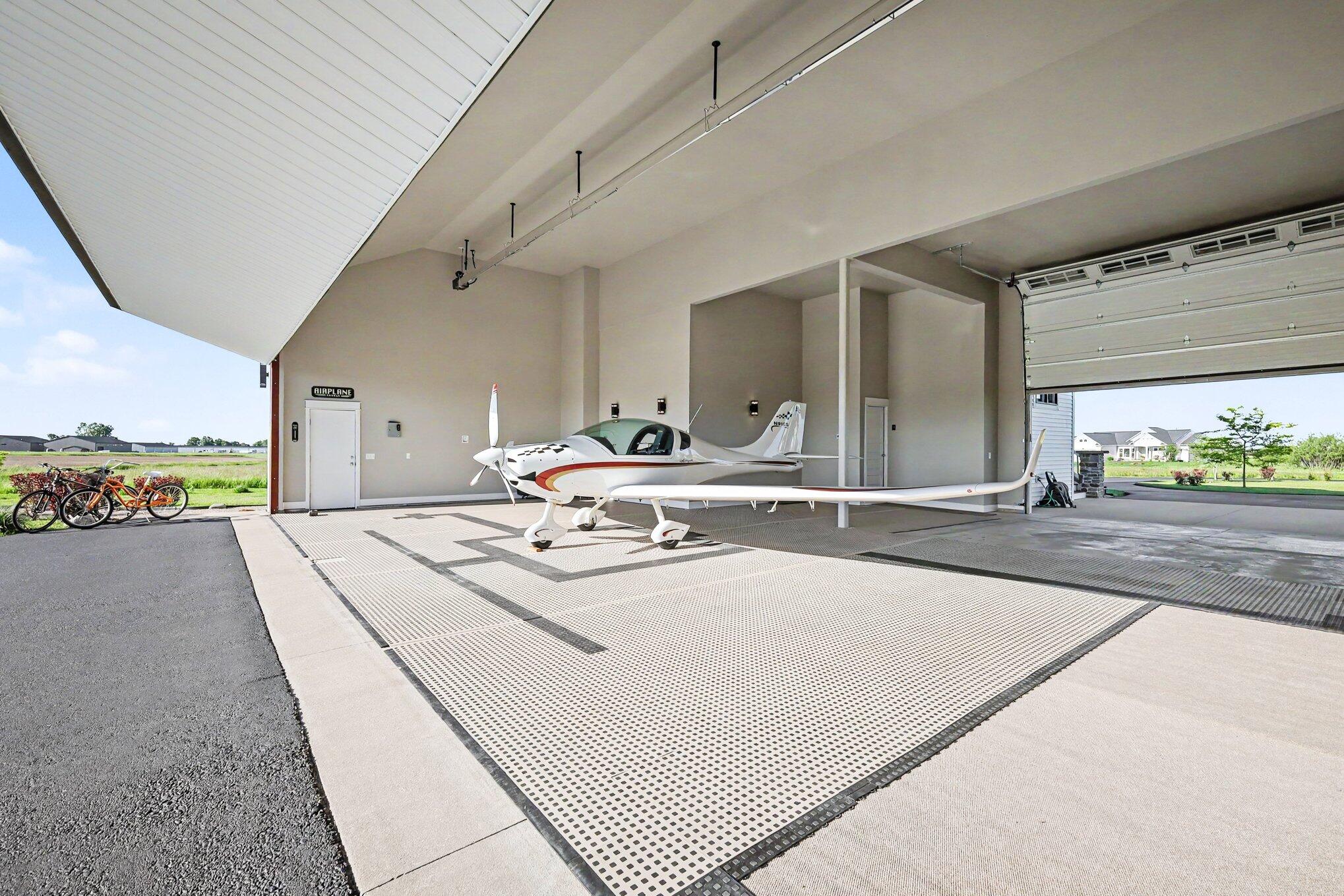 2906 Air Park Drive Zeeland MI 49464