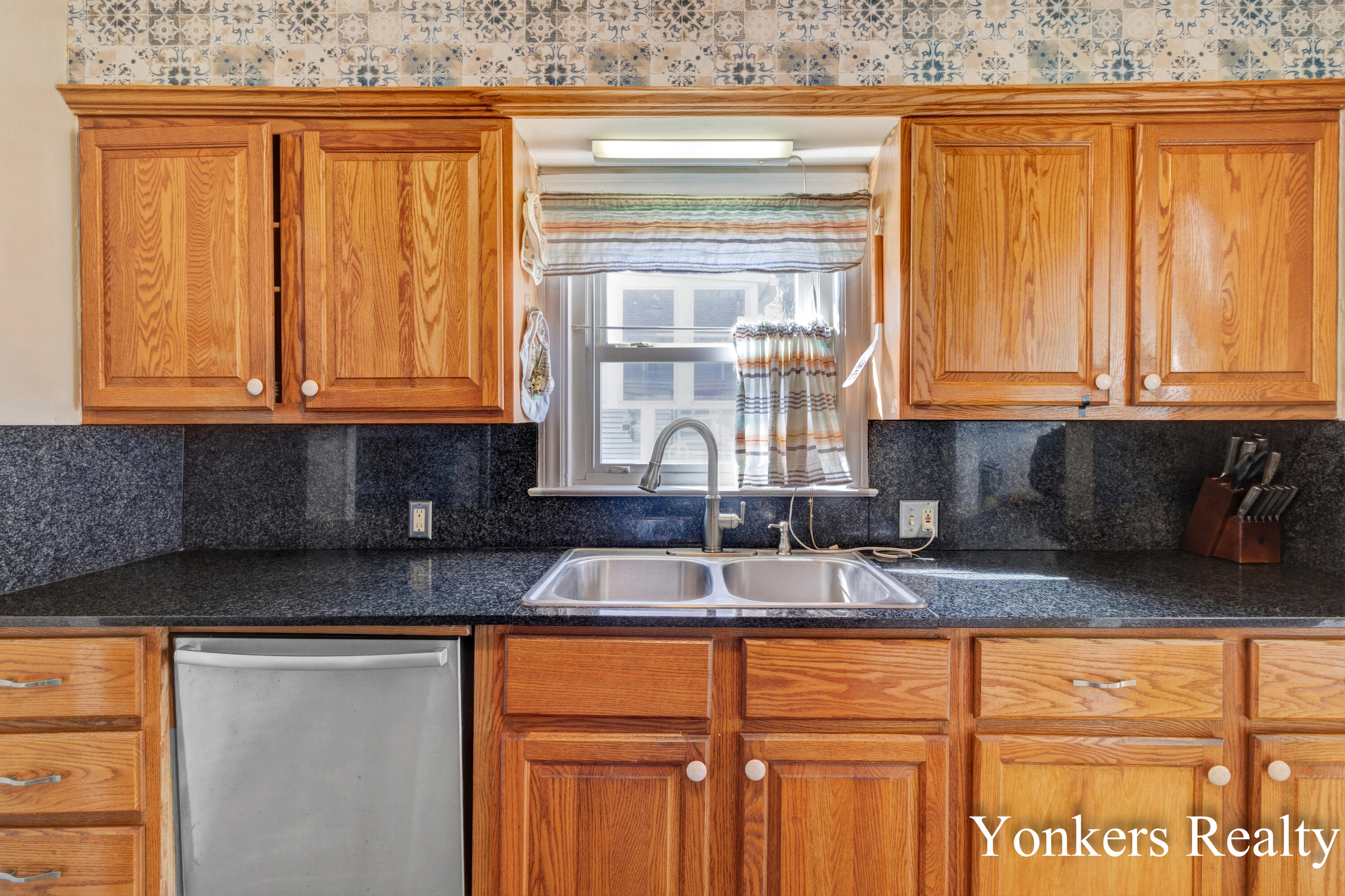 1233 Diamond Avenue NE Grand Rapids MI 49505