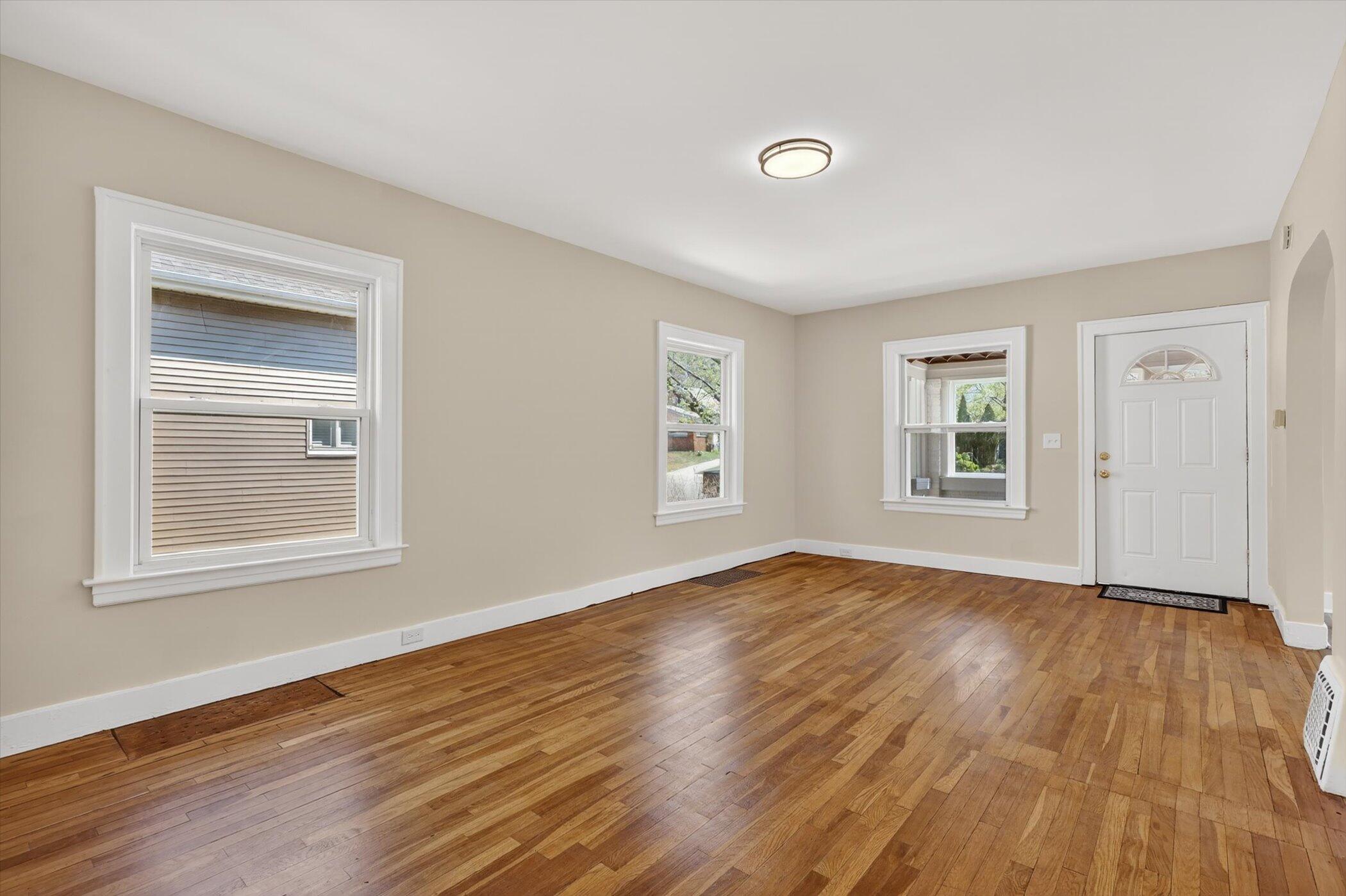 1047 Eastern Avenue NE Grand Rapids MI 49503