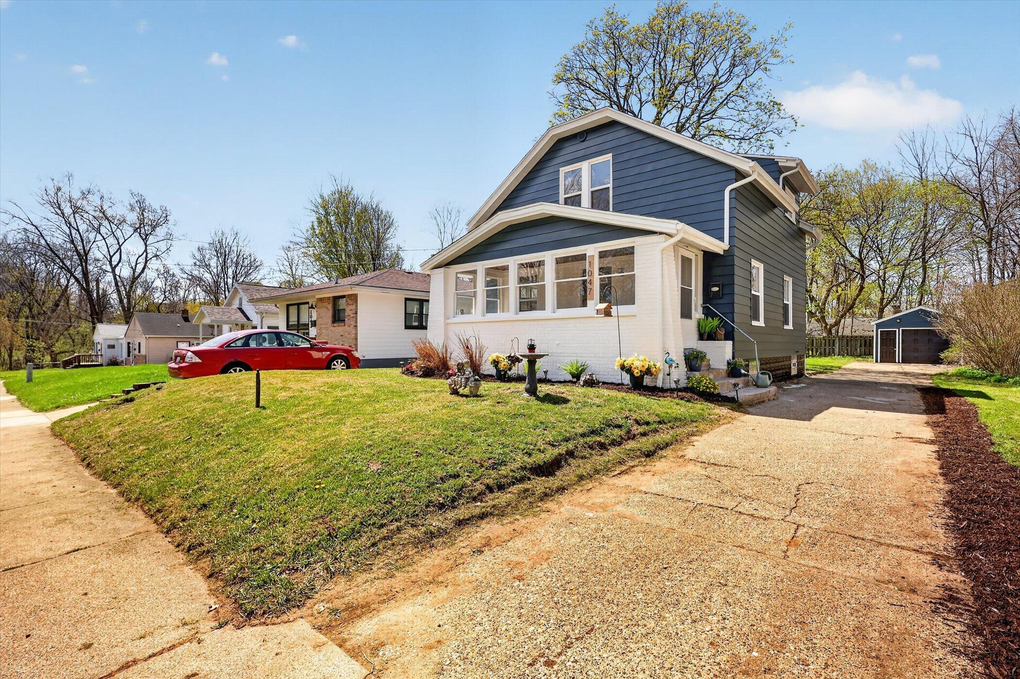 1047 Eastern Avenue NE Grand Rapids MI 49503