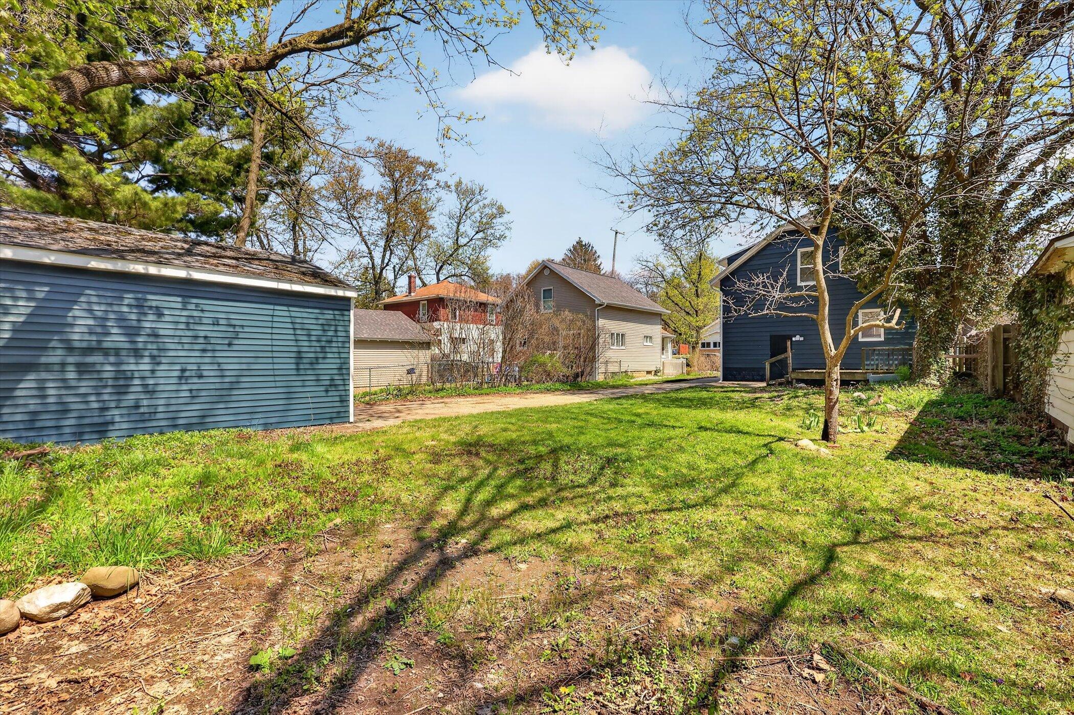 1047 Eastern Avenue NE Grand Rapids MI 49503