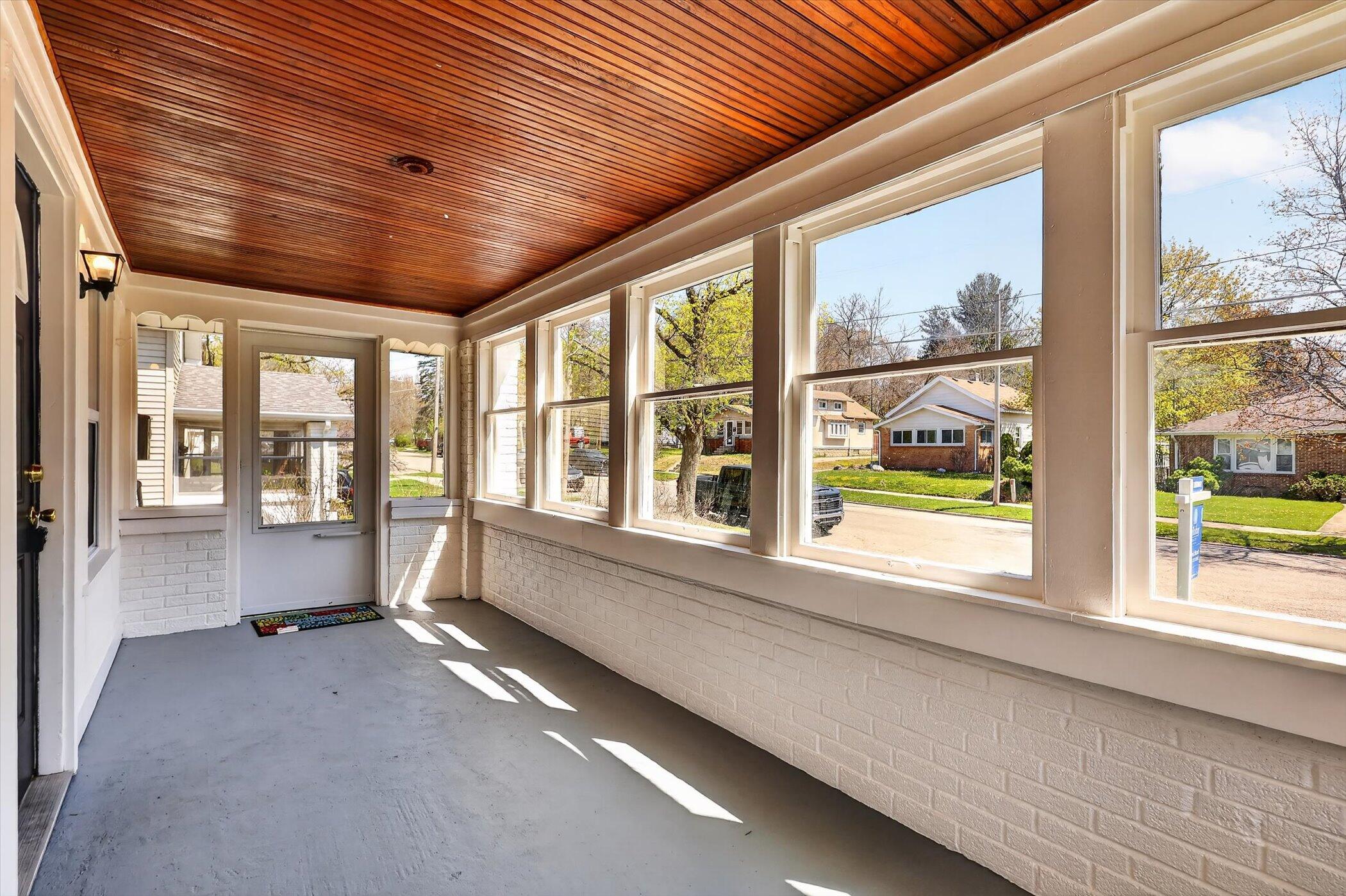1047 Eastern Avenue NE Grand Rapids MI 49503