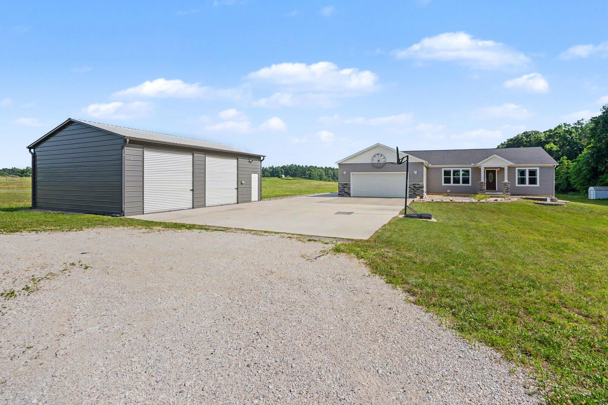 3170 Pine Lake Street Niles MI 49120