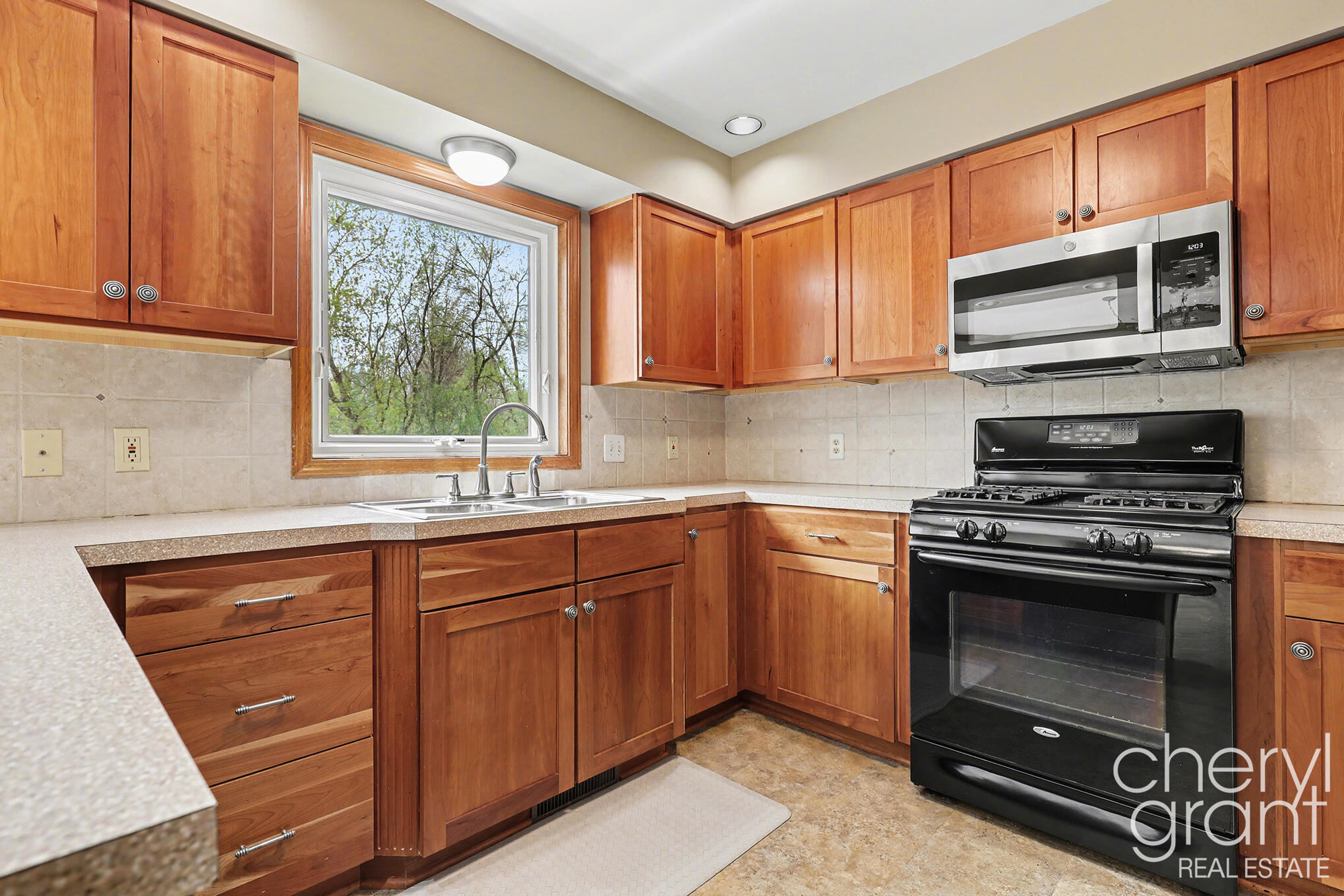 2314 Midvale Street NE Grand Rapids MI 49505