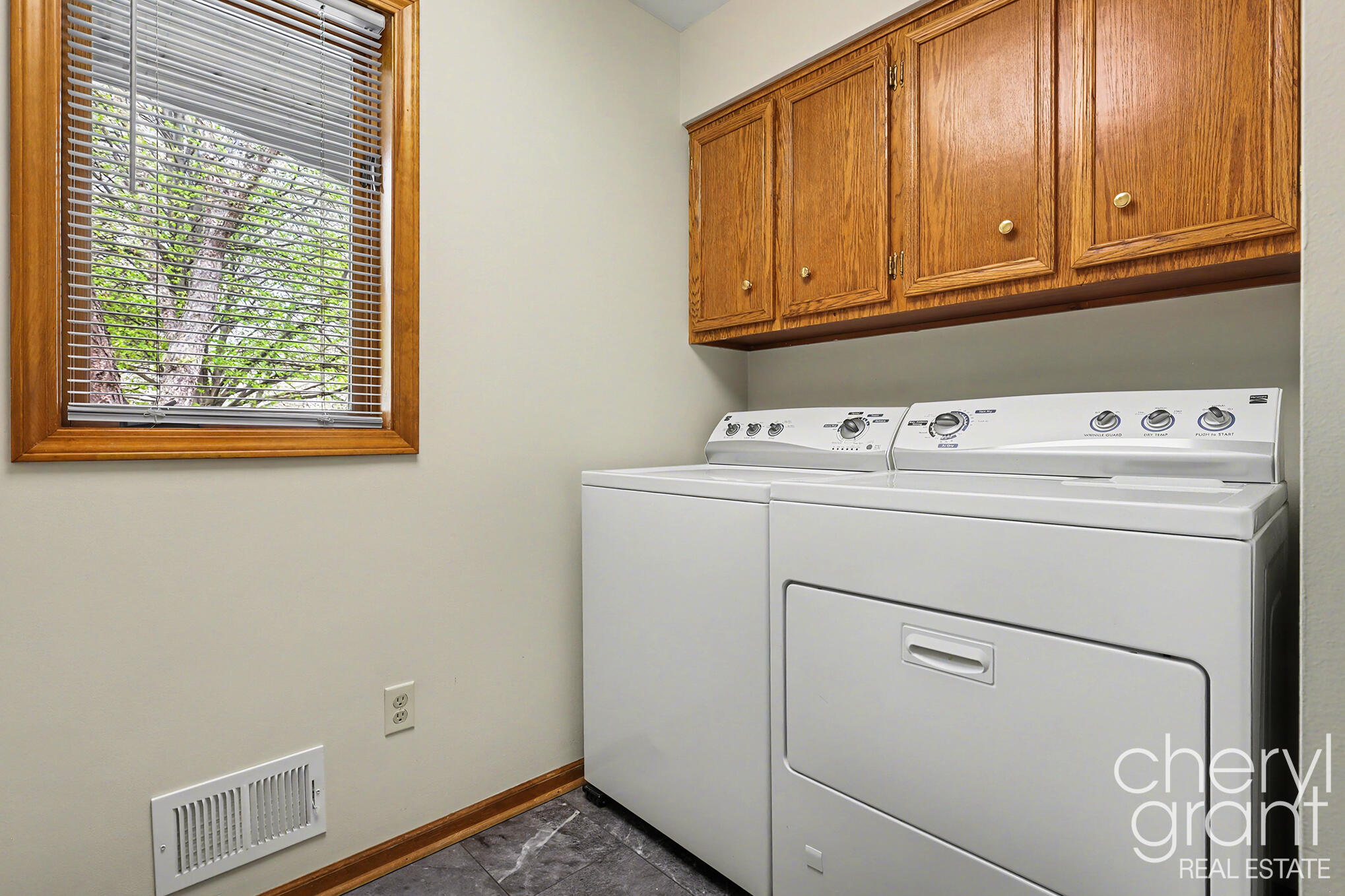 2314 Midvale Street NE Grand Rapids MI 49505