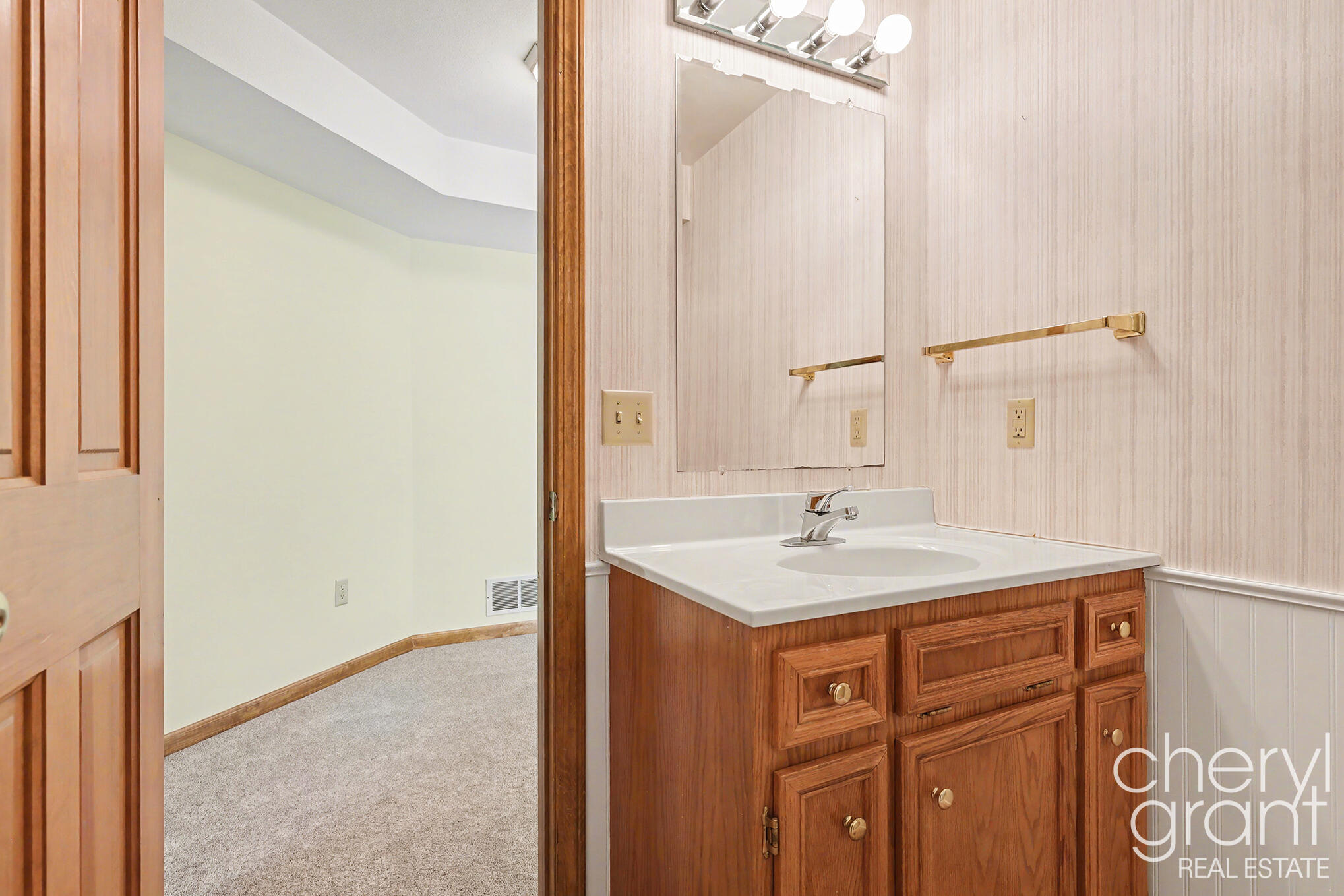 2314 Midvale Street NE Grand Rapids MI 49505