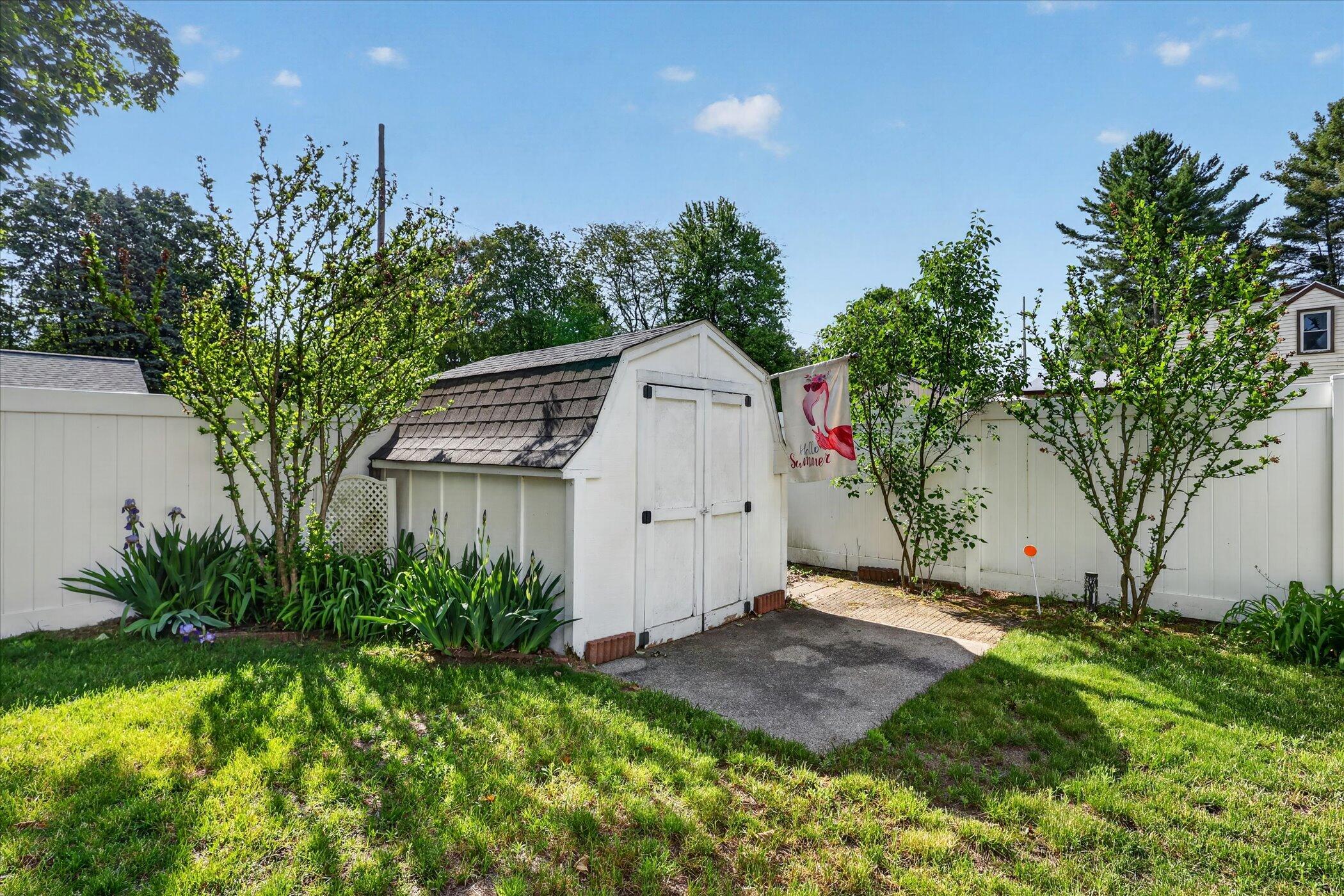 6990 Madison Avenue SE Grand Rapids MI 49548