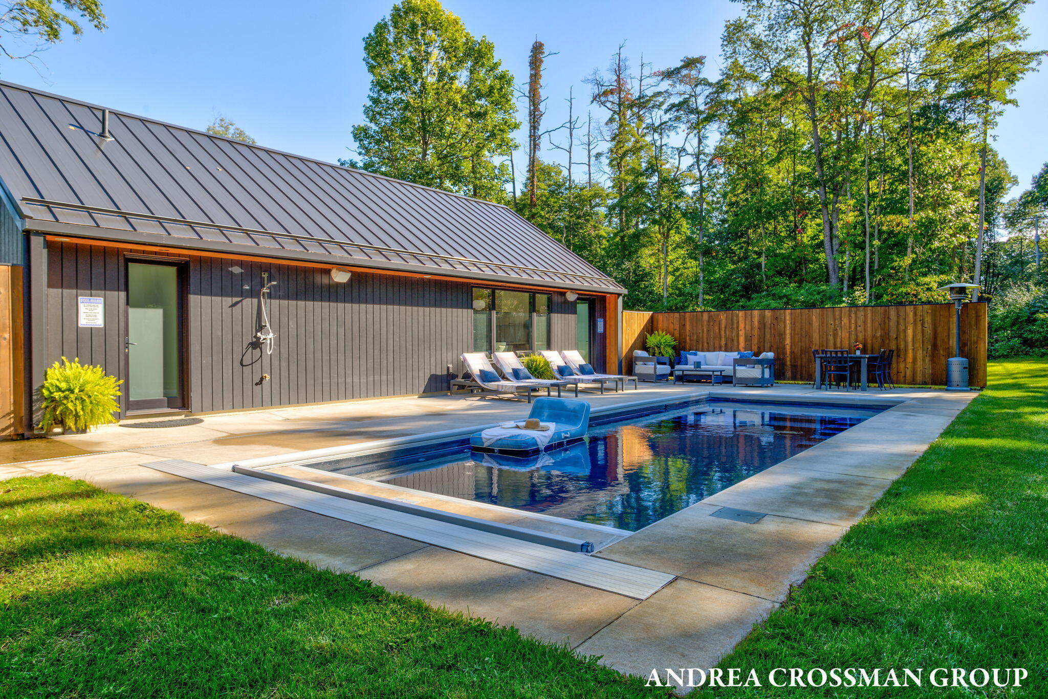 6346 Riverside Road Fennville MI 49408
