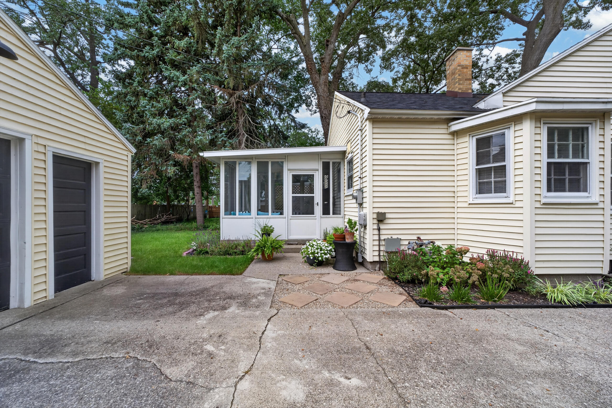 1629 Montague Avenue Muskegon MI 49441