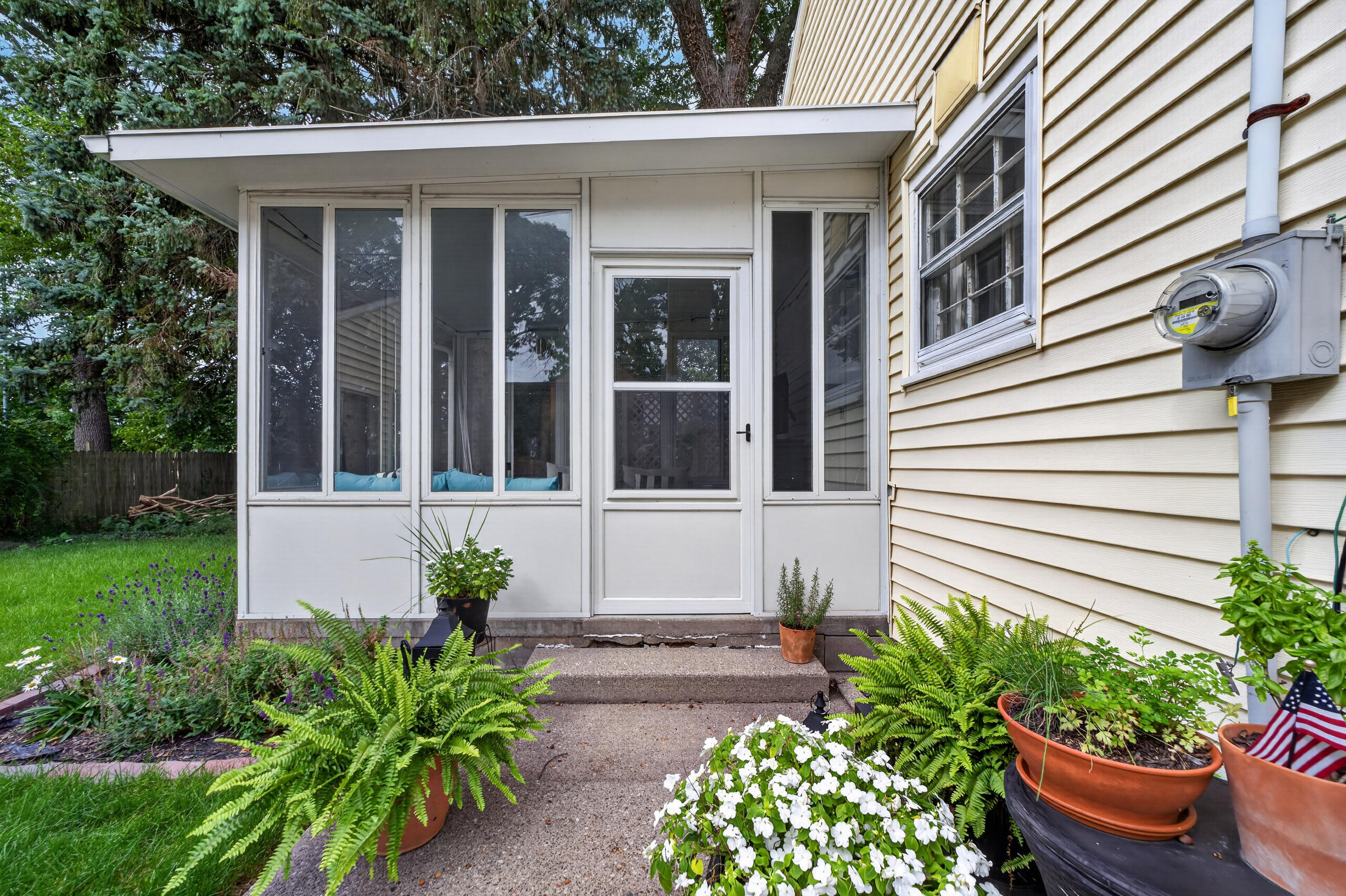 1629 Montague Avenue Muskegon MI 49441