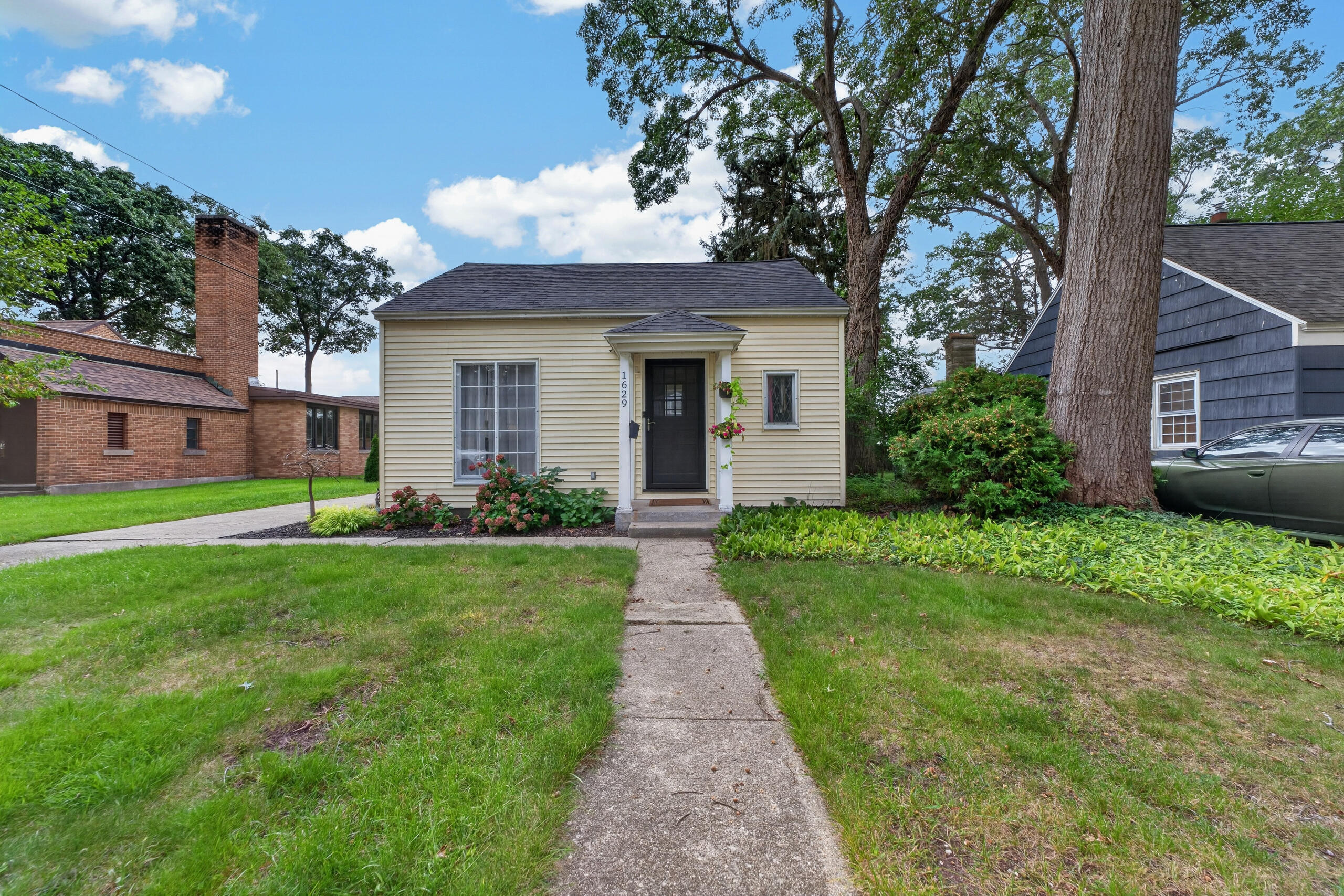 1629 Montague Avenue Muskegon MI 49441