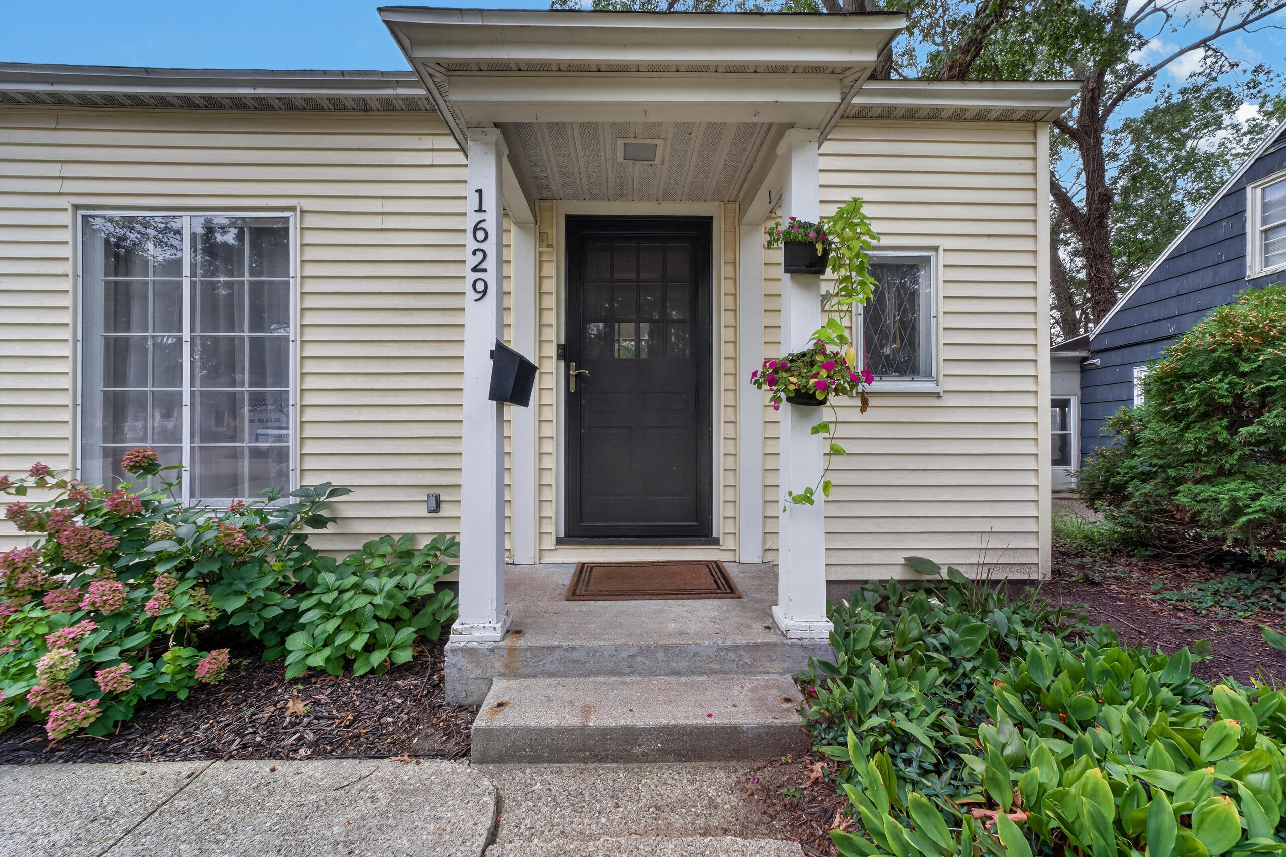 1629 Montague Avenue Muskegon MI 49441