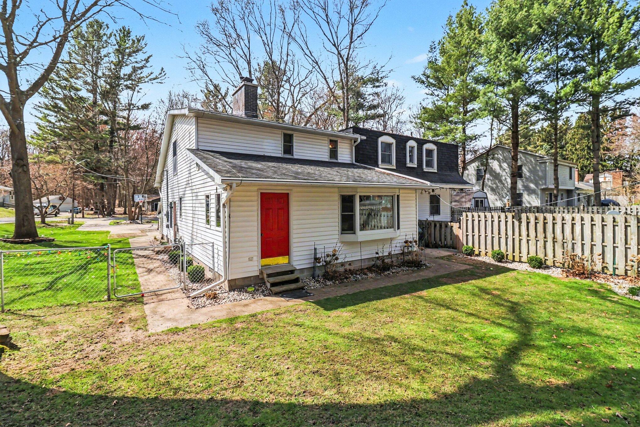 1378 N Lendale Street Ludington MI 49431