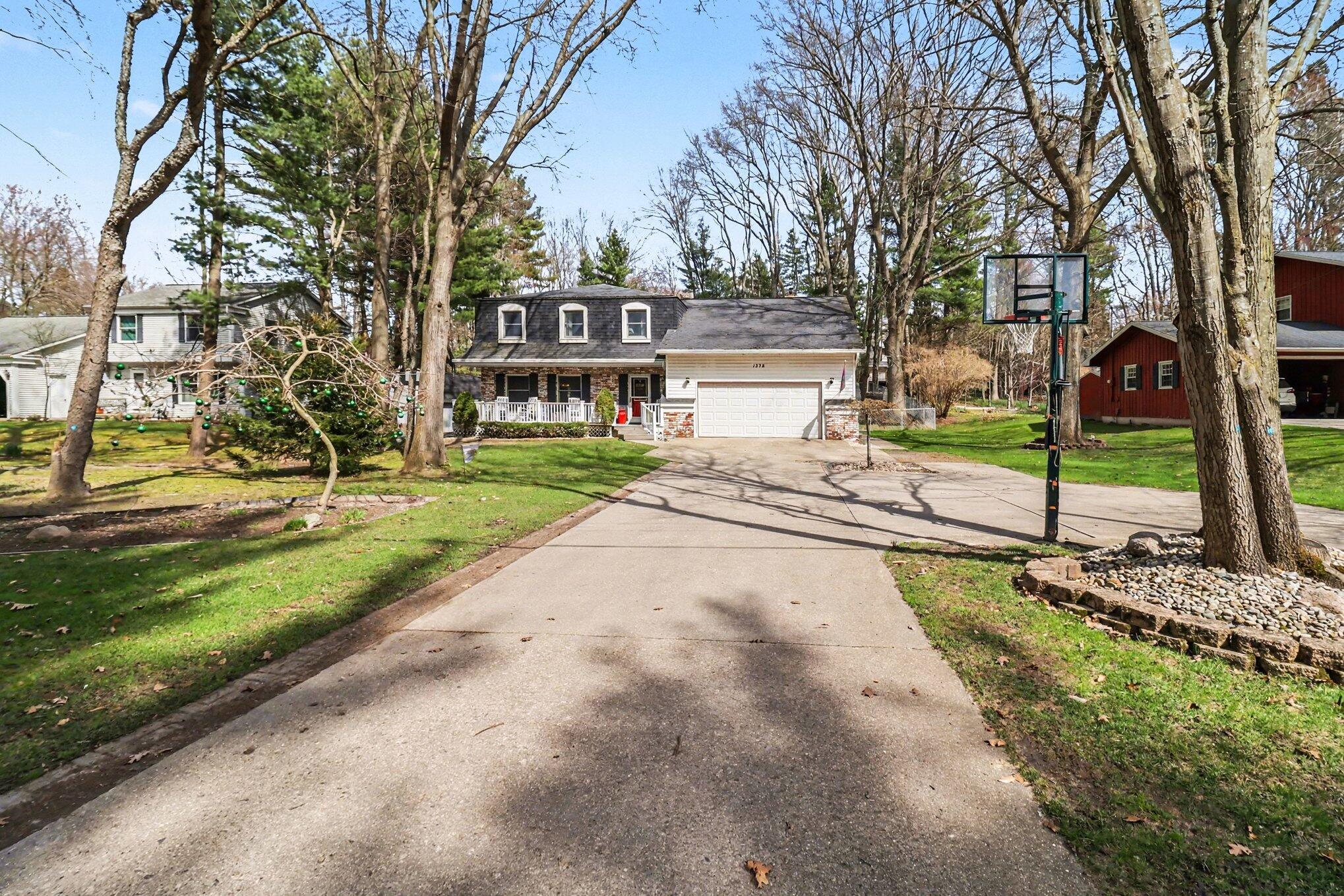 1378 N Lendale Street Ludington MI 49431