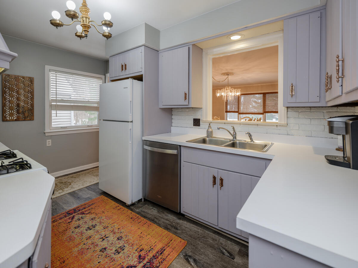 3419 Old Colony Road Kalamazoo MI 49008