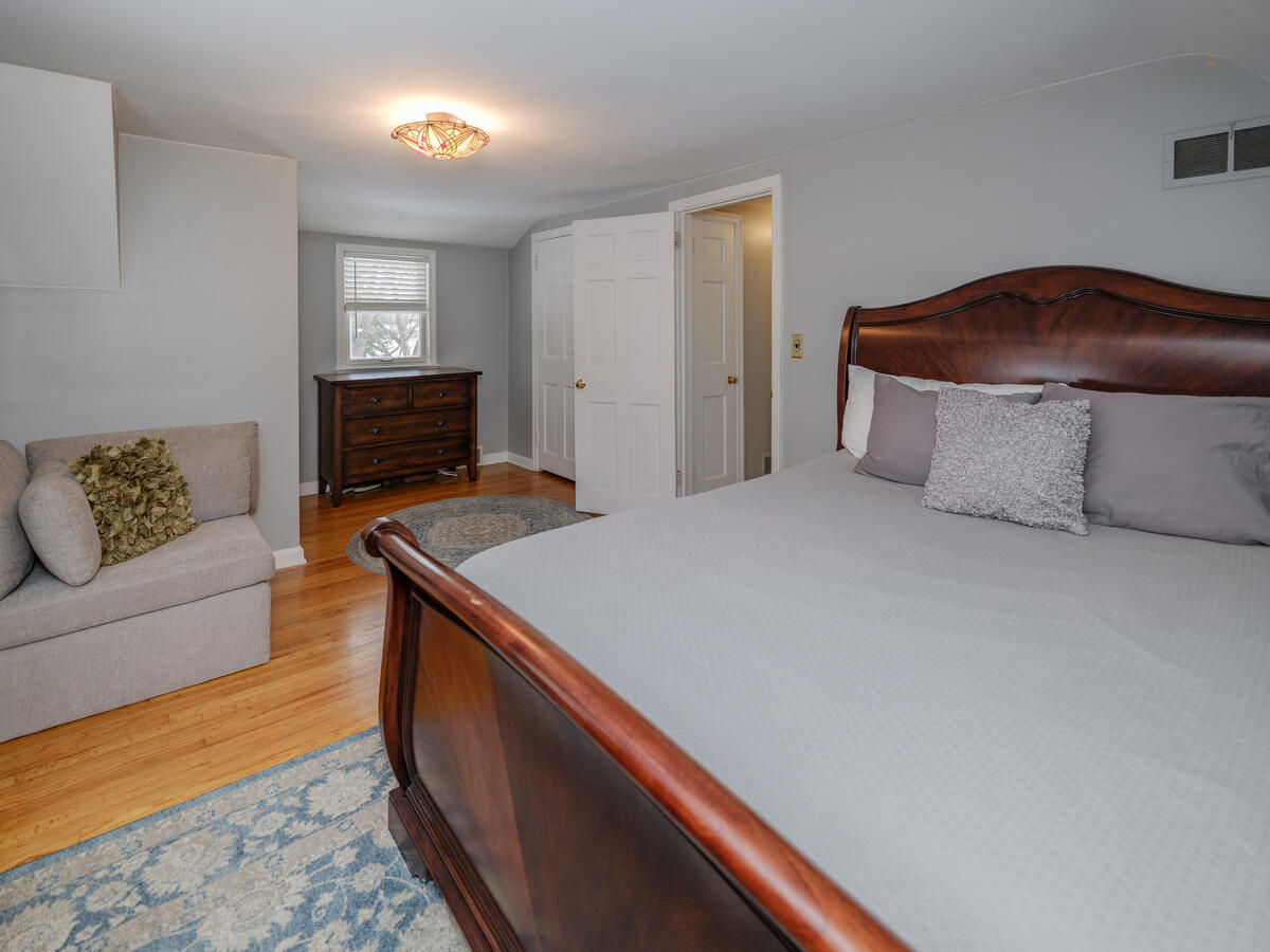 3419 Old Colony Road Kalamazoo MI 49008