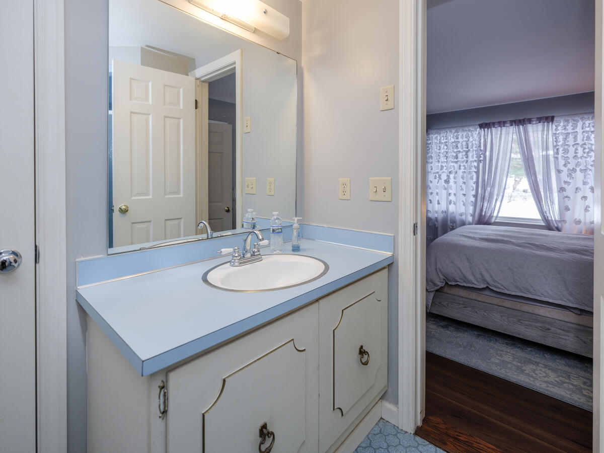 3419 Old Colony Road Kalamazoo MI 49008