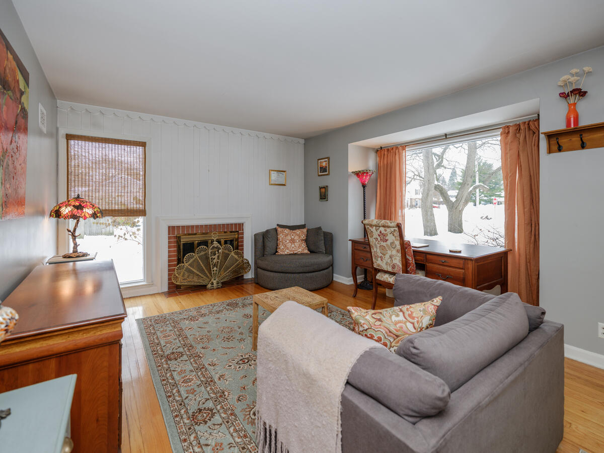 3419 Old Colony Road Kalamazoo MI 49008