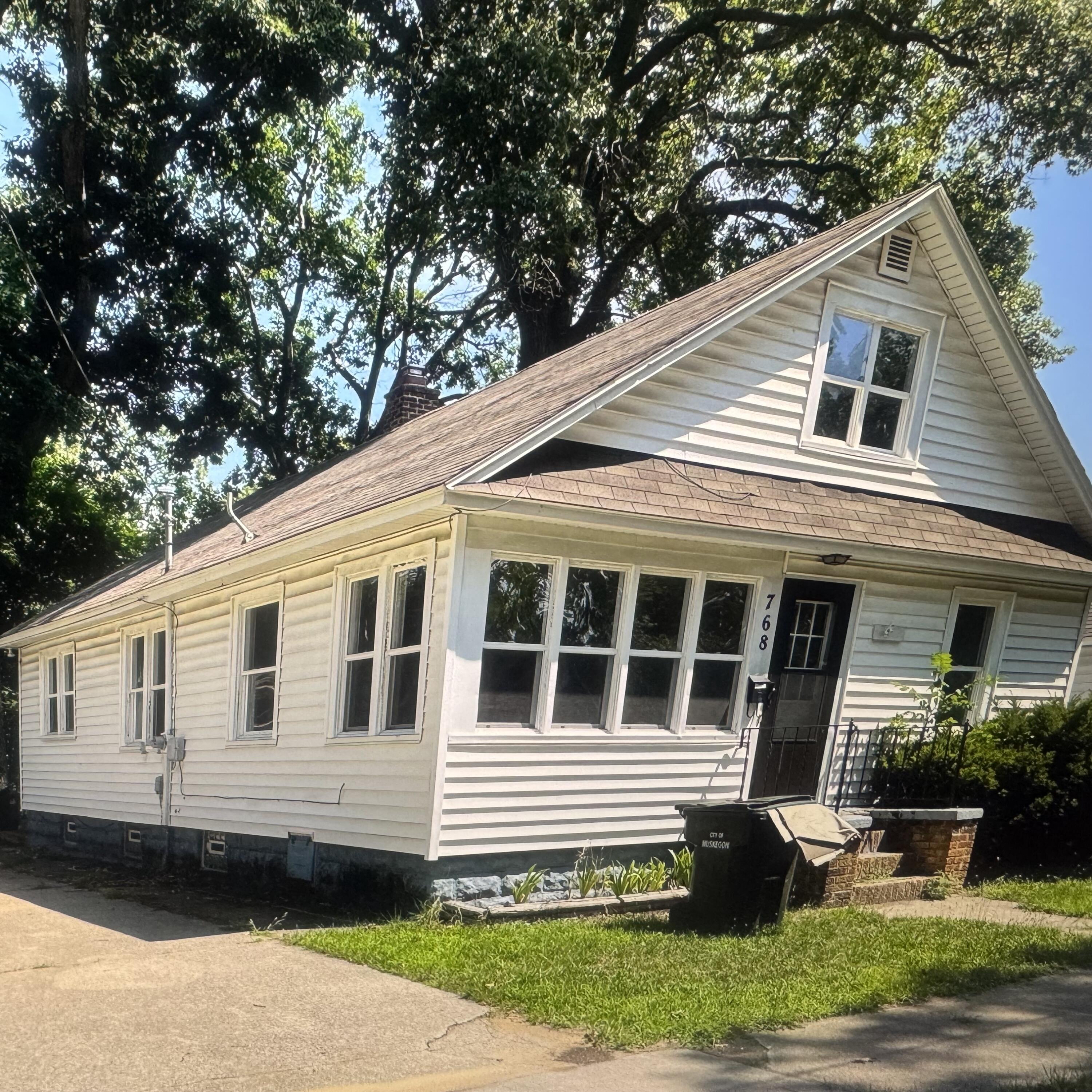 768 Hill Avenue Muskegon MI 49442