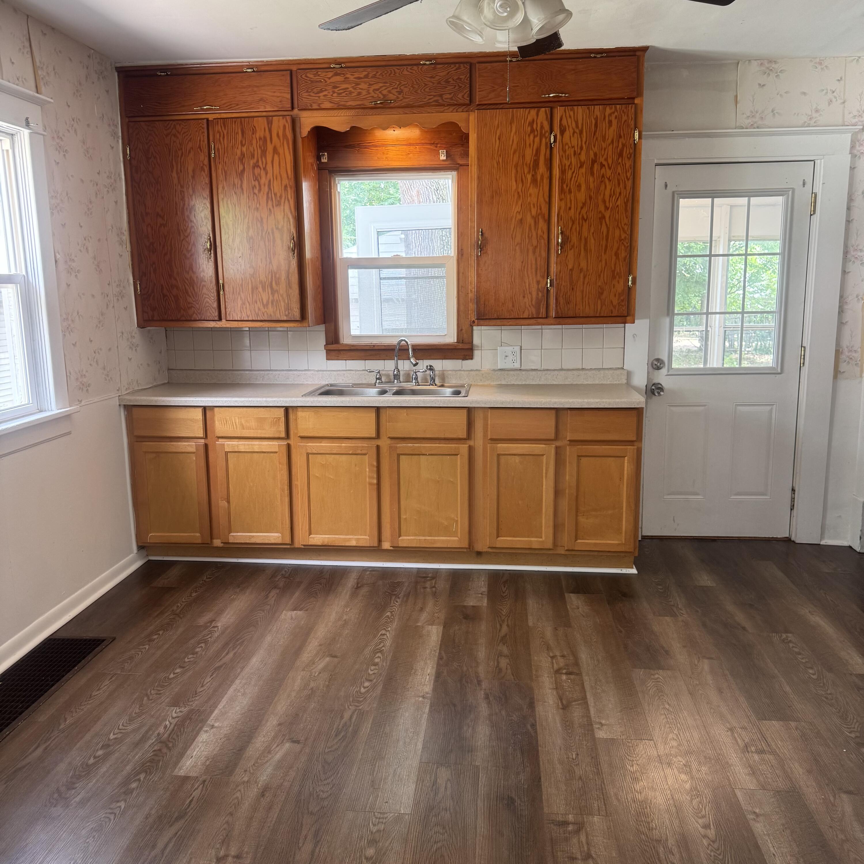 768 Hill Avenue Muskegon MI 49442