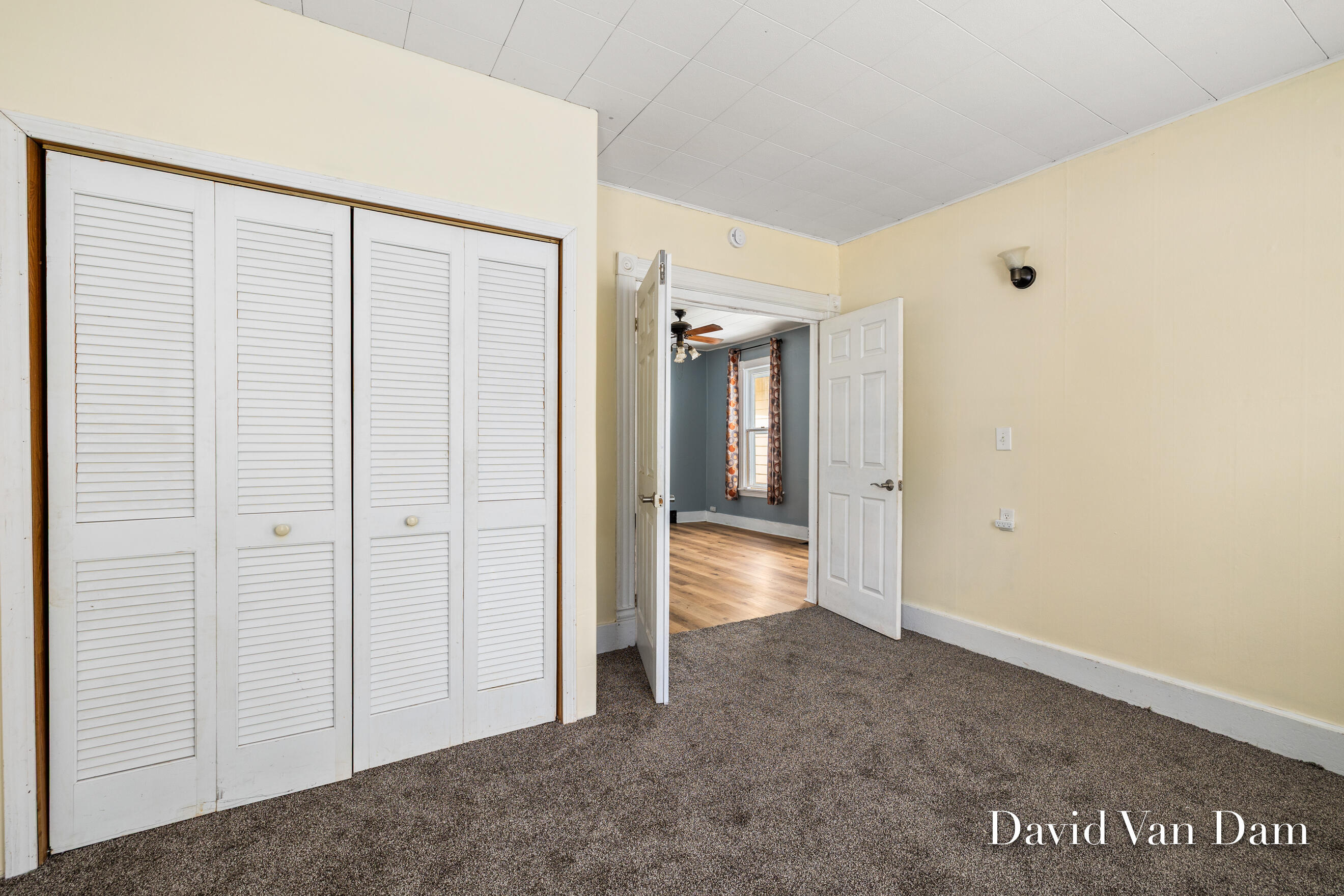 943 Prospect Avenue NE Grand Rapids MI 49503