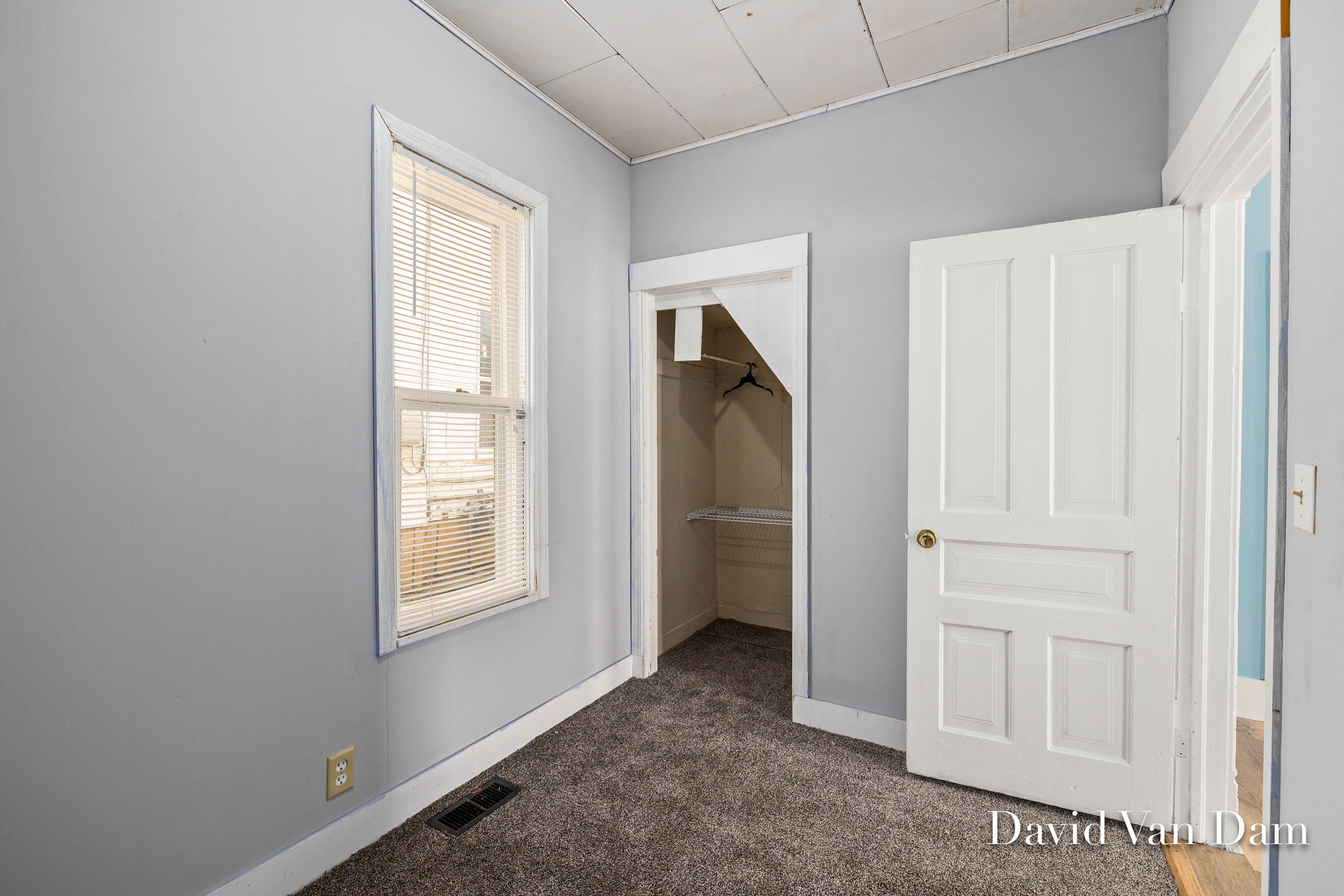 943 Prospect Avenue NE Grand Rapids MI 49503
