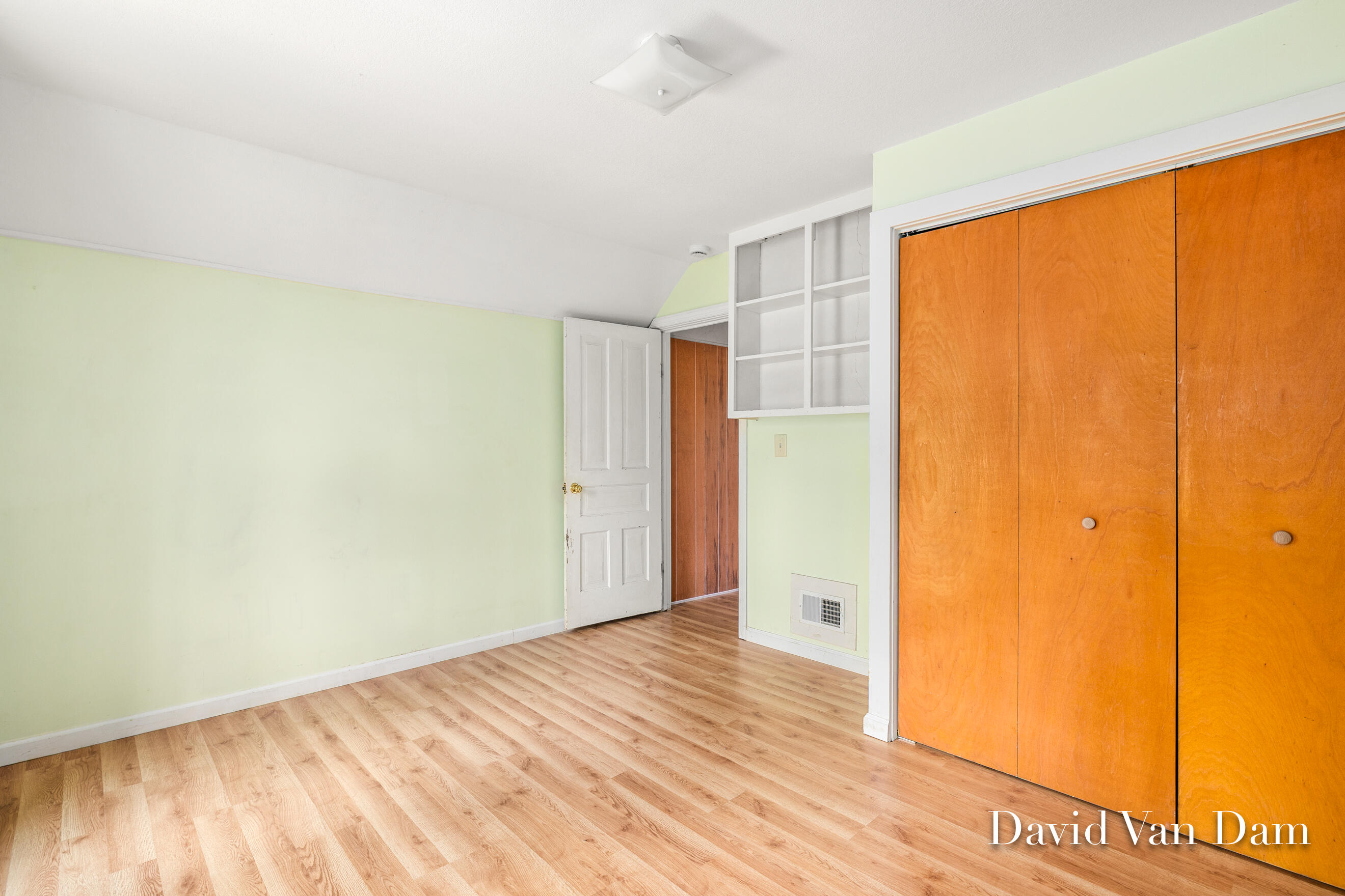 943 Prospect Avenue NE Grand Rapids MI 49503