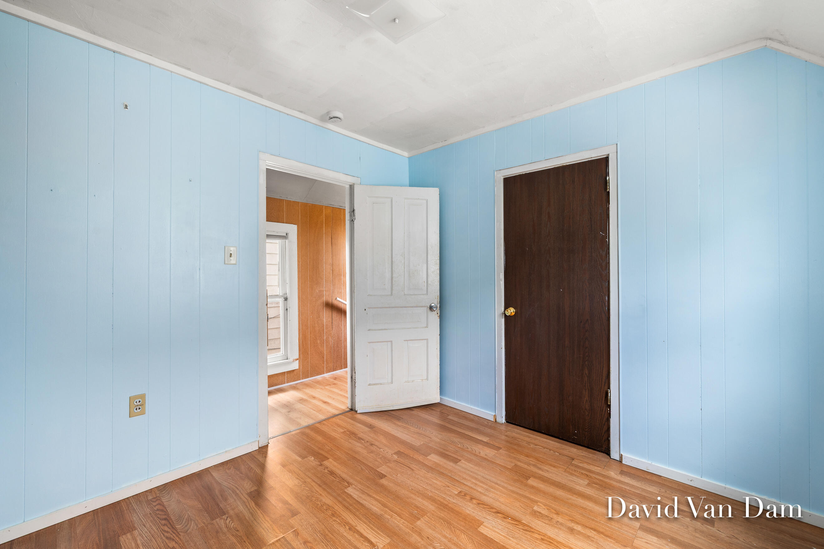 943 Prospect Avenue NE Grand Rapids MI 49503