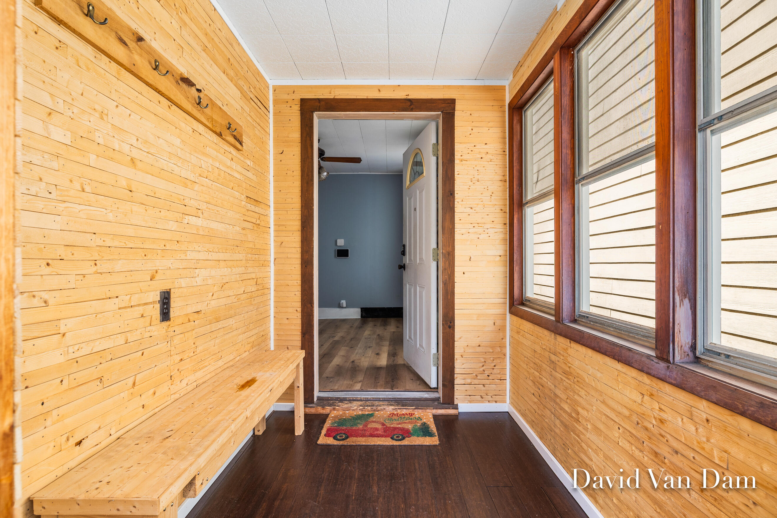 943 Prospect Avenue NE Grand Rapids MI 49503
