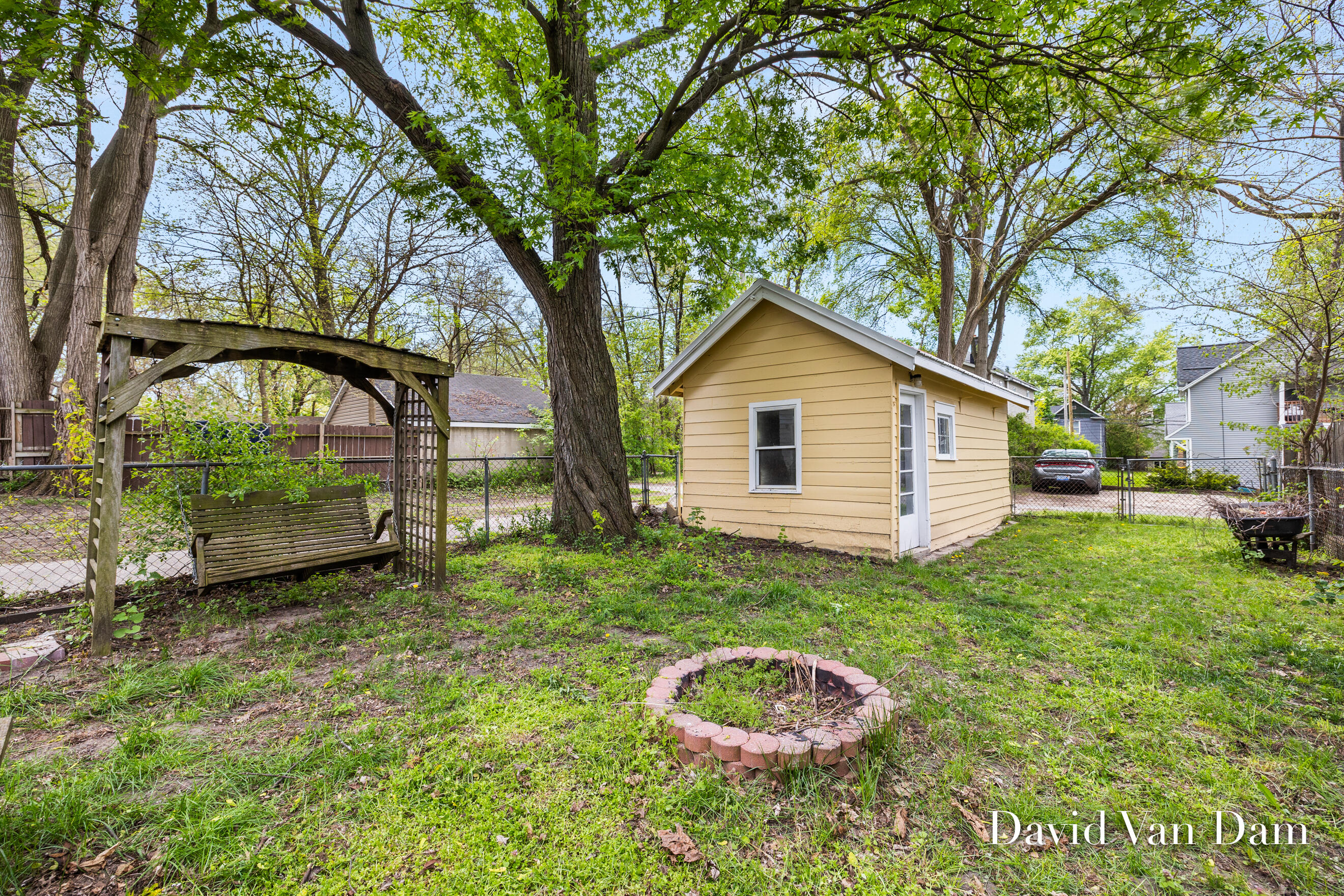 943 Prospect Avenue NE Grand Rapids MI 49503