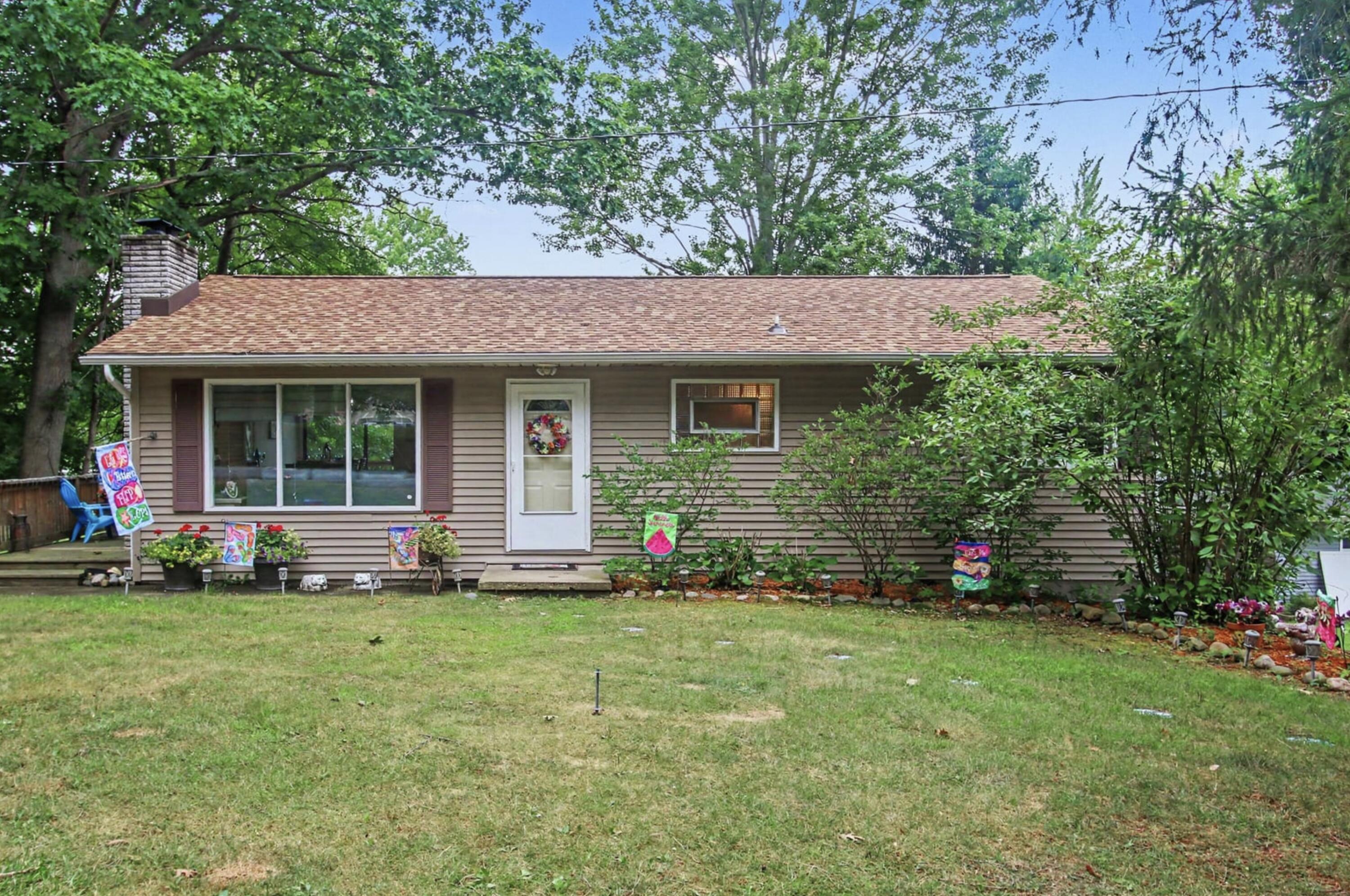 45713 E Peninsula Drive E Grand Junction MI 49056