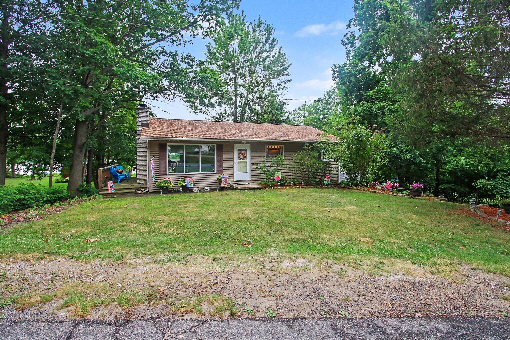 45713 E Peninsula Drive E Grand Junction MI 49056