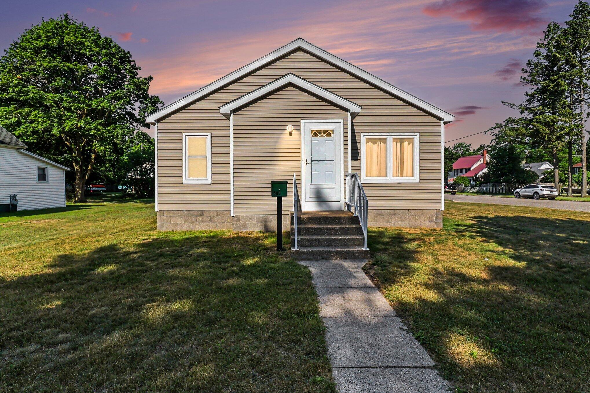 509 N Delia Street Ludington MI 49431