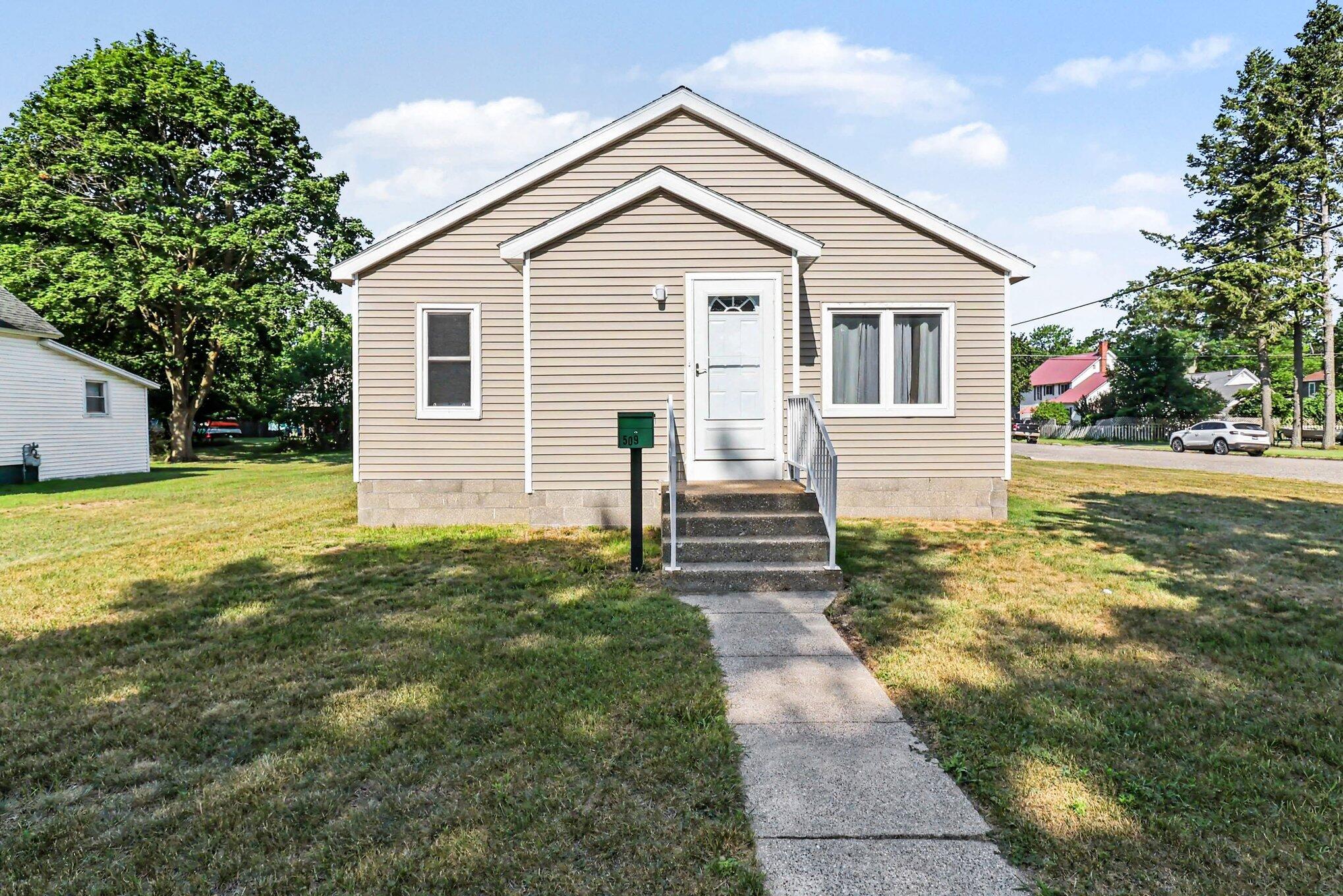 509 N Delia Street Ludington MI 49431