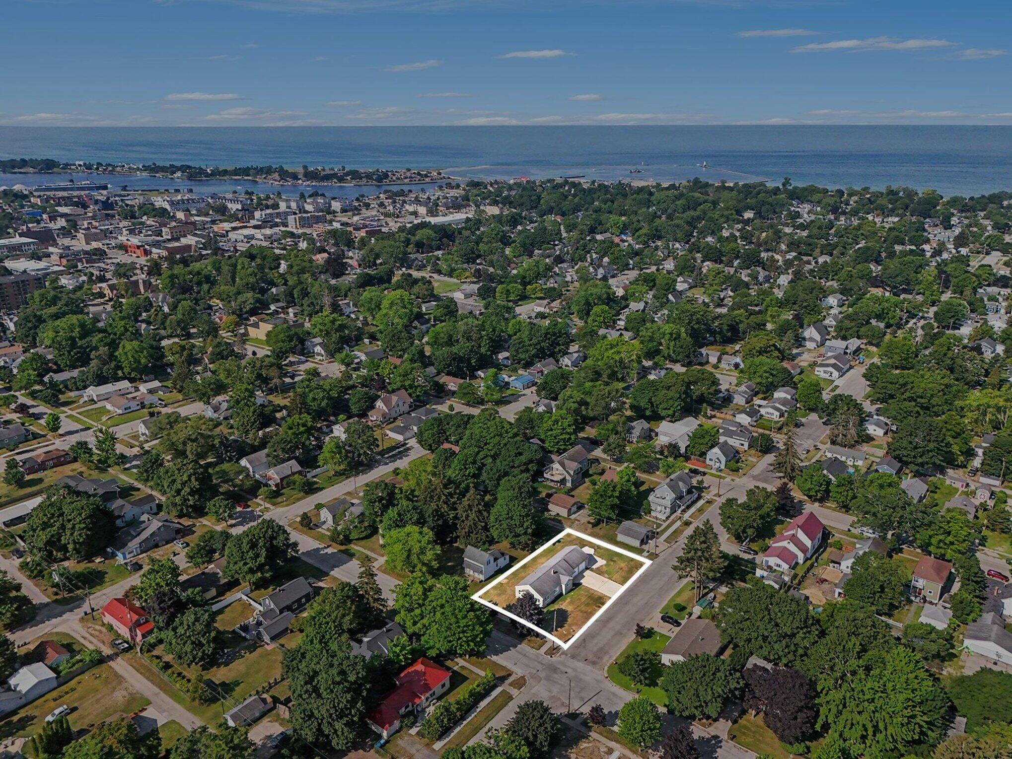 509 N Delia Street Ludington MI 49431