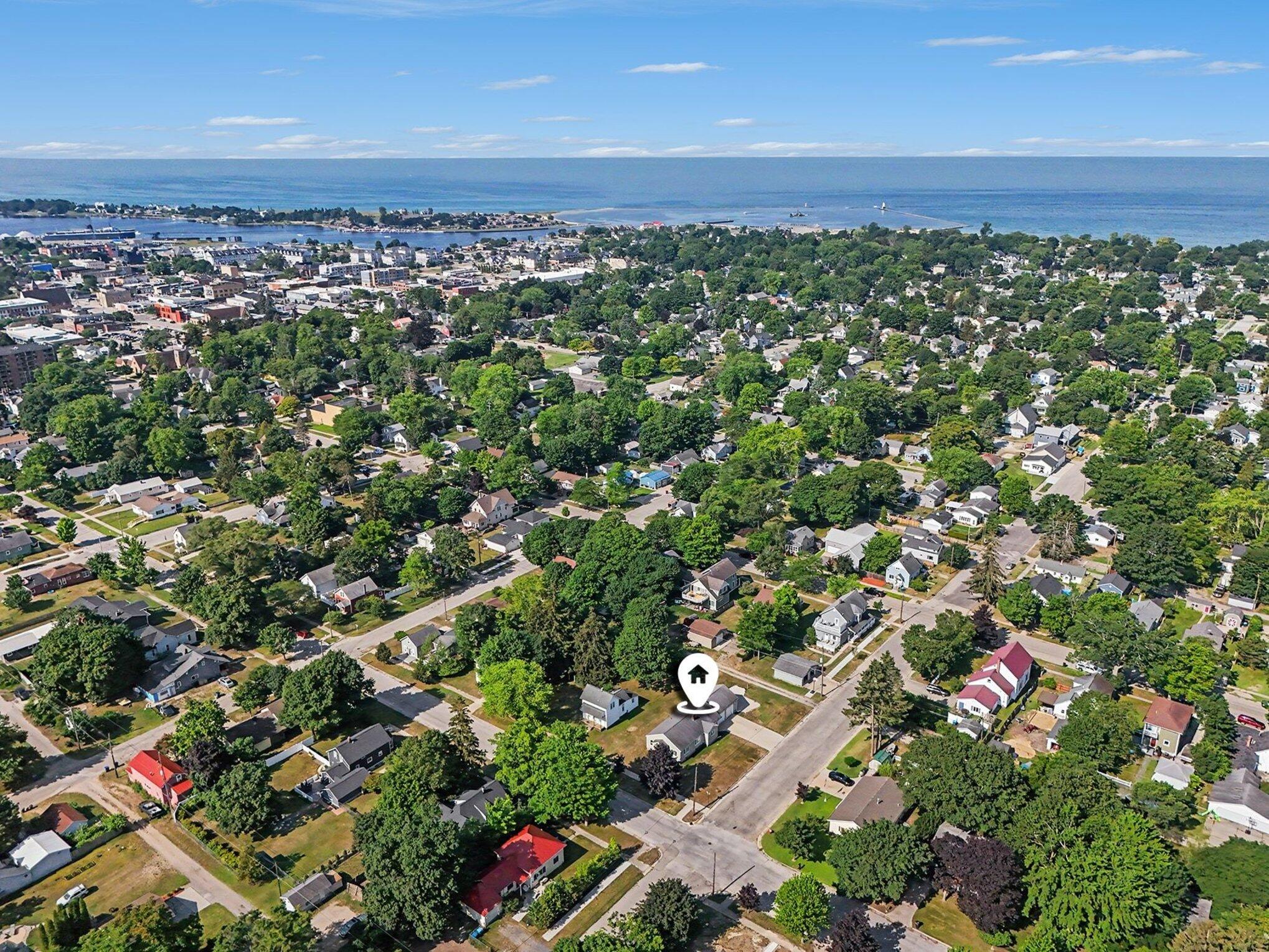 509 N Delia Street Ludington MI 49431