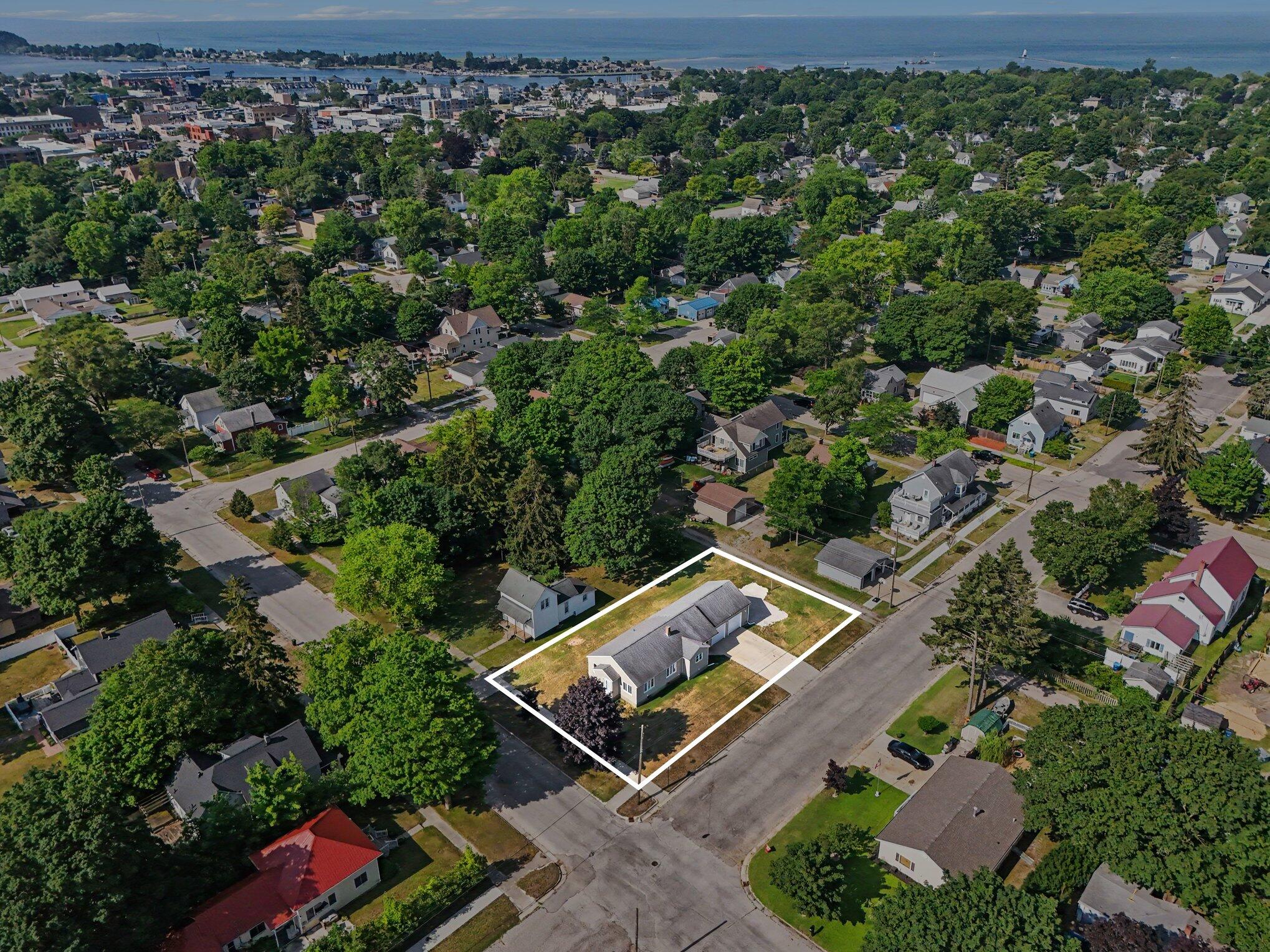 509 N Delia Street Ludington MI 49431