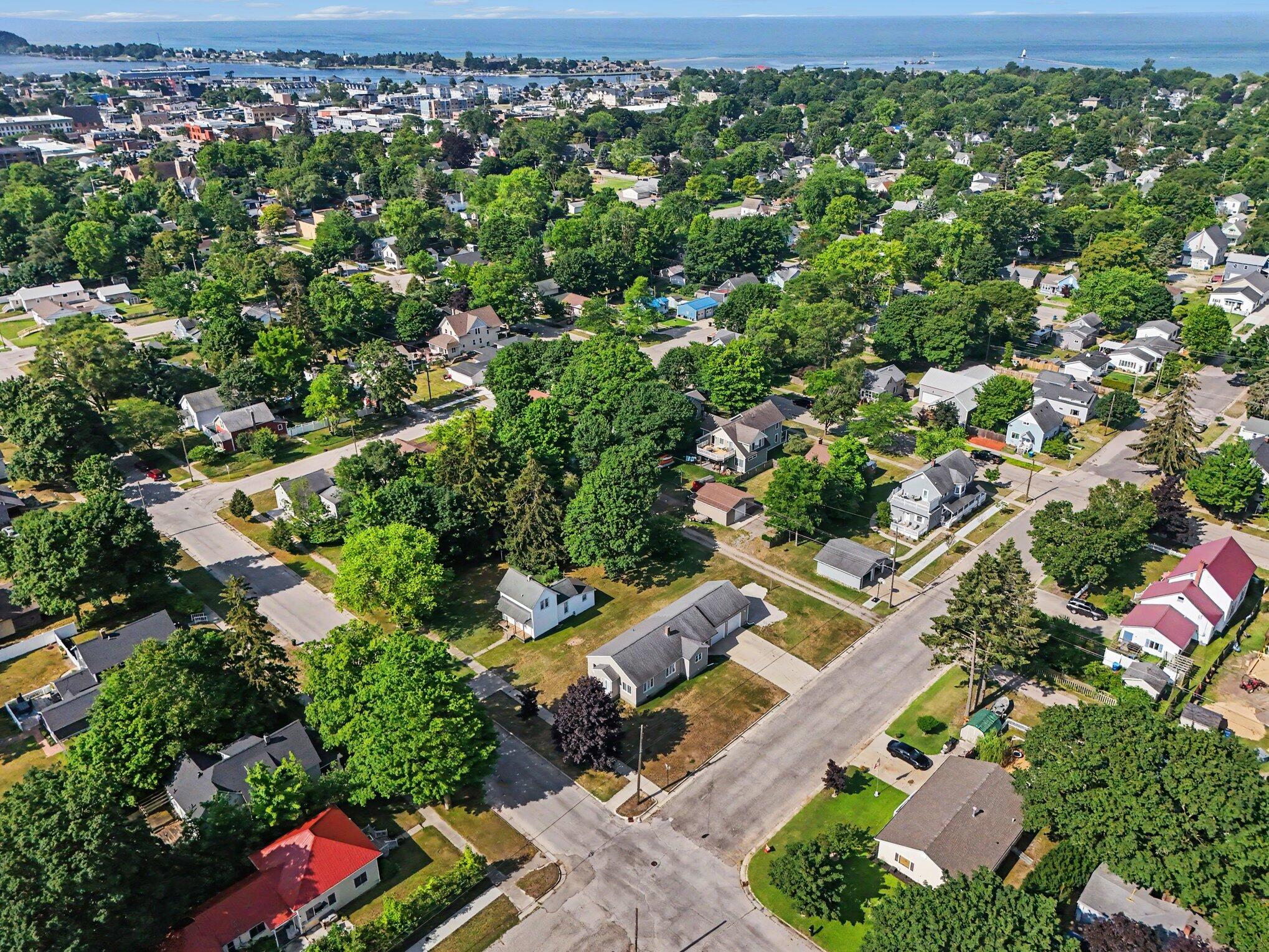 509 N Delia Street Ludington MI 49431