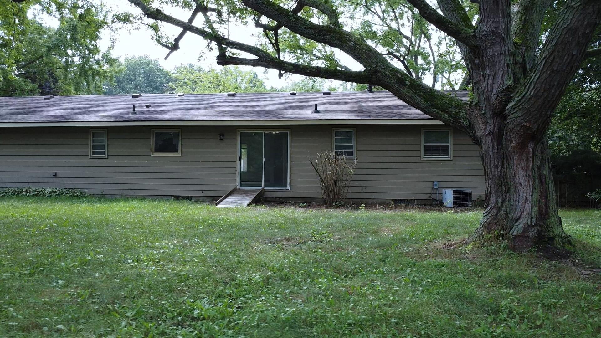 2989 Memorial Drive Holland MI 49424