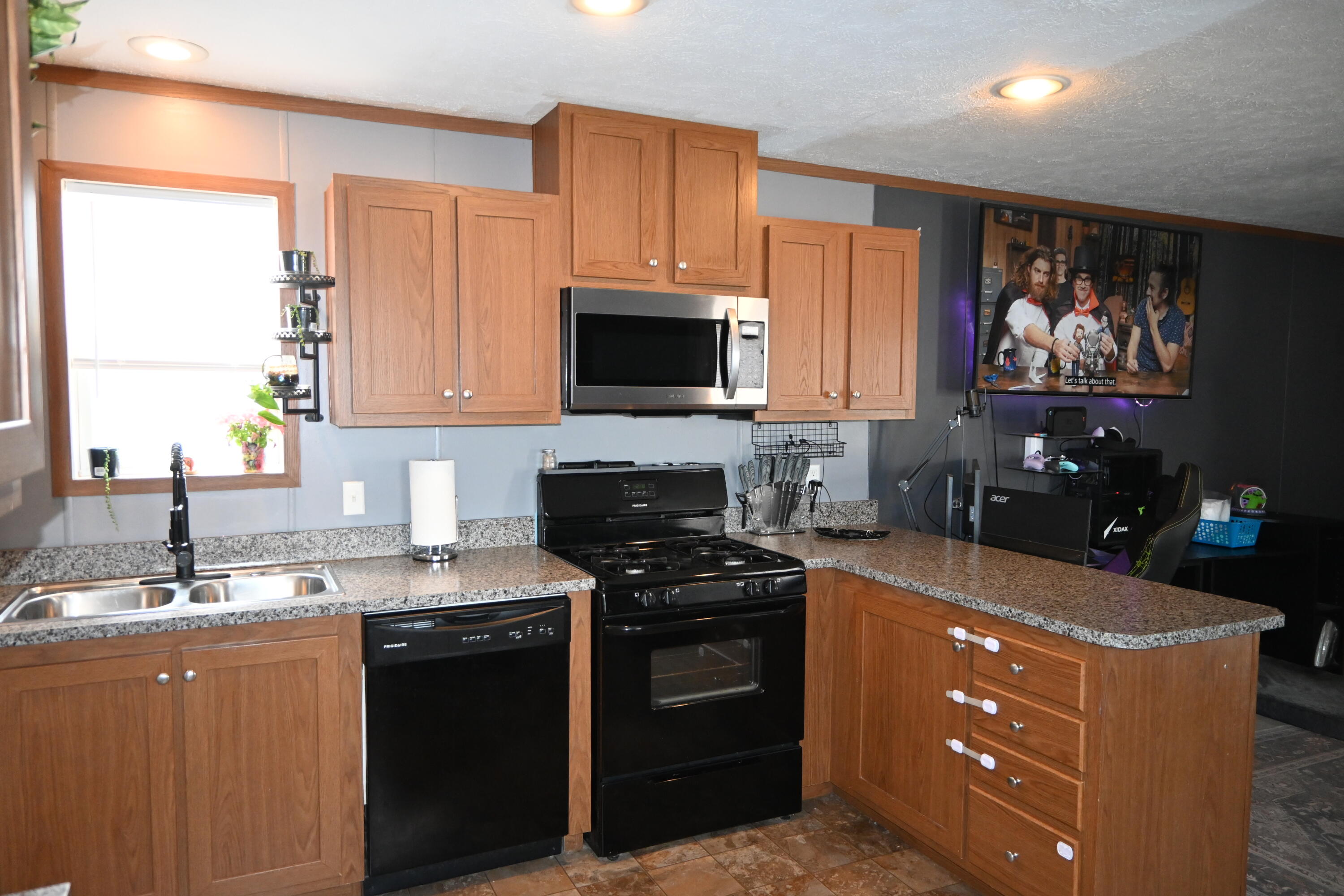 1463 Kenora Street Norton Shores MI 49444