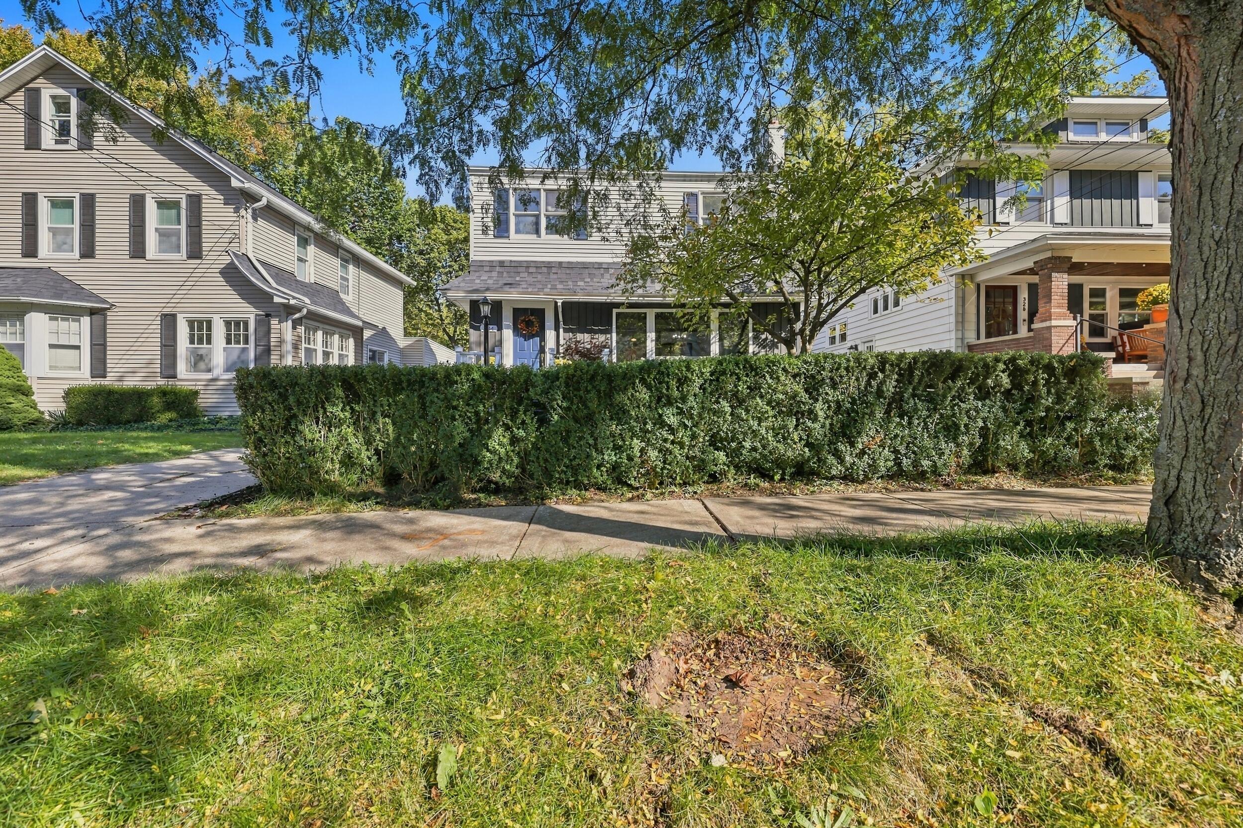 324 Gladstone Drive SE East Grand Rapids MI 49506