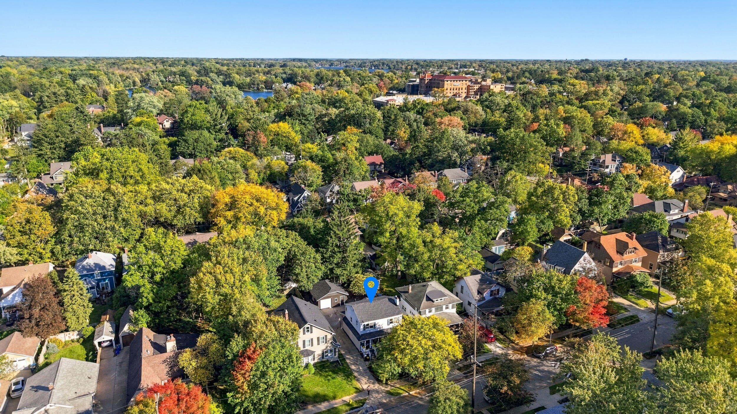 324 Gladstone Drive SE East Grand Rapids MI 49506