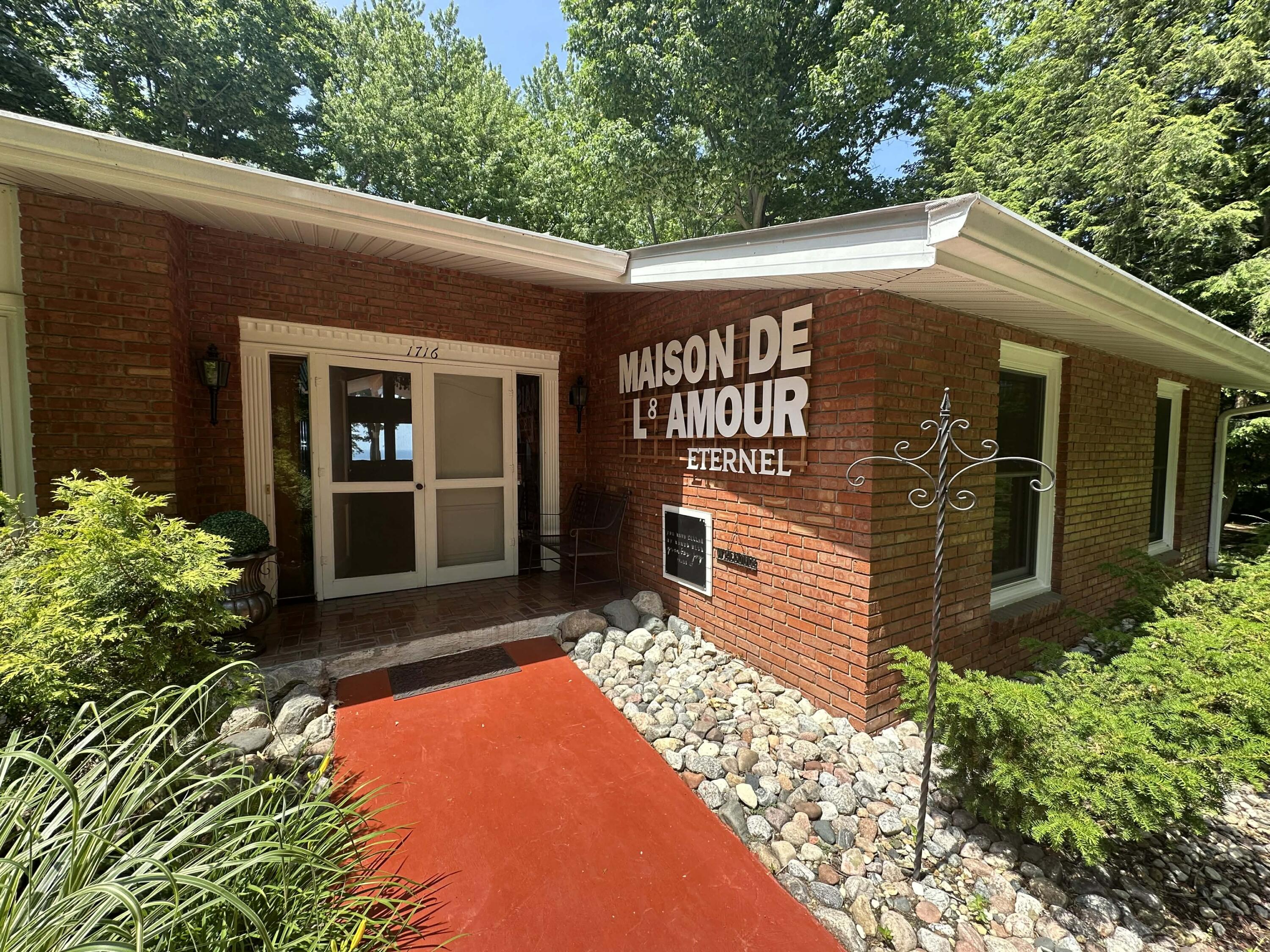 1716 W Benson Road Benton Harbor MI 49022