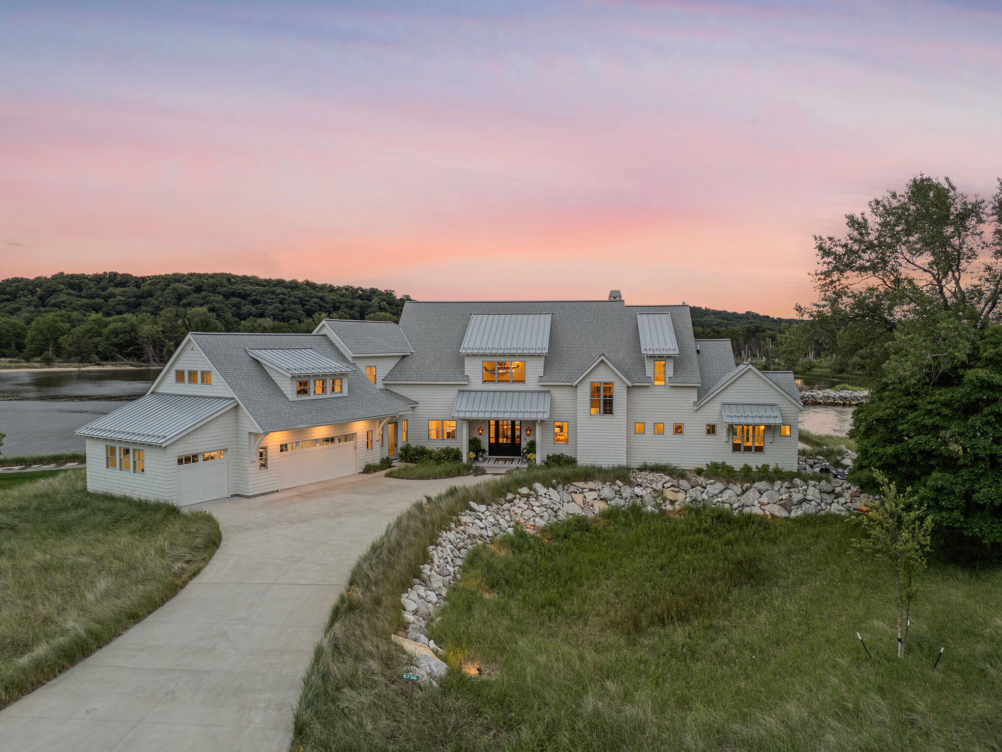6736 Saugatuck Beach Road Saugatuck MI 49453