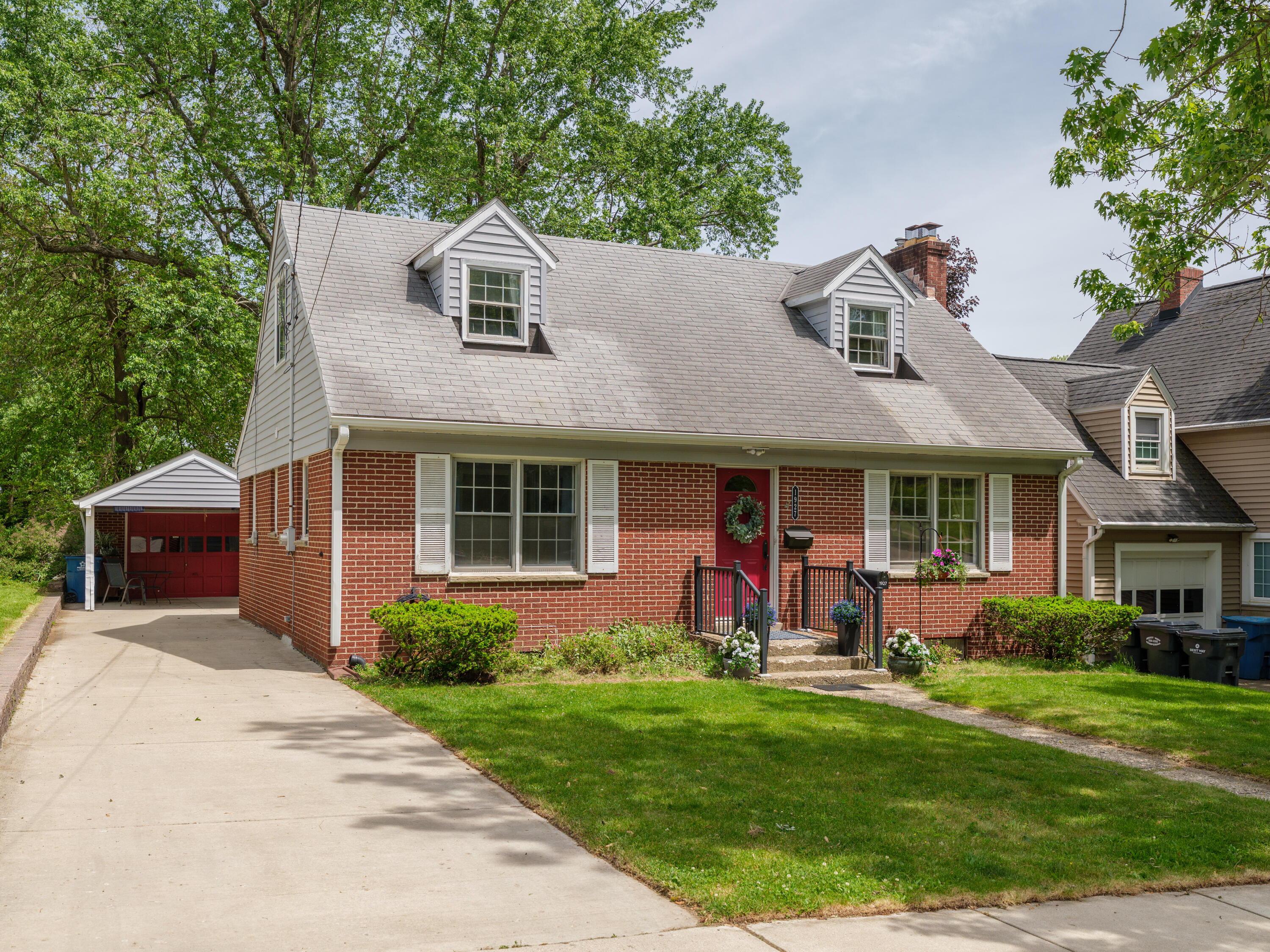 1927 Indiana Street Kalamazoo MI 49008